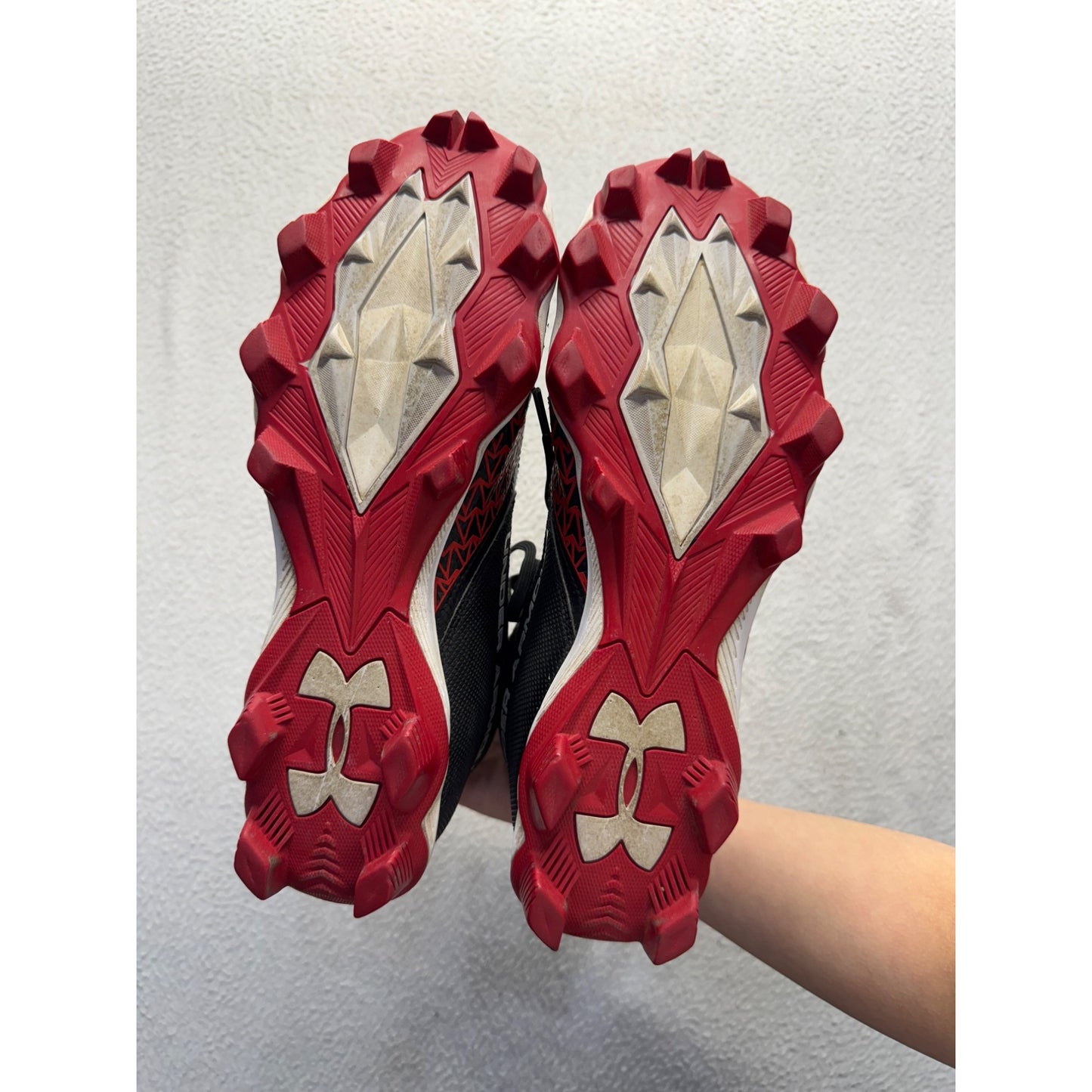 Under Armour Mens Football Cleats Size 10 Black & Red 9483