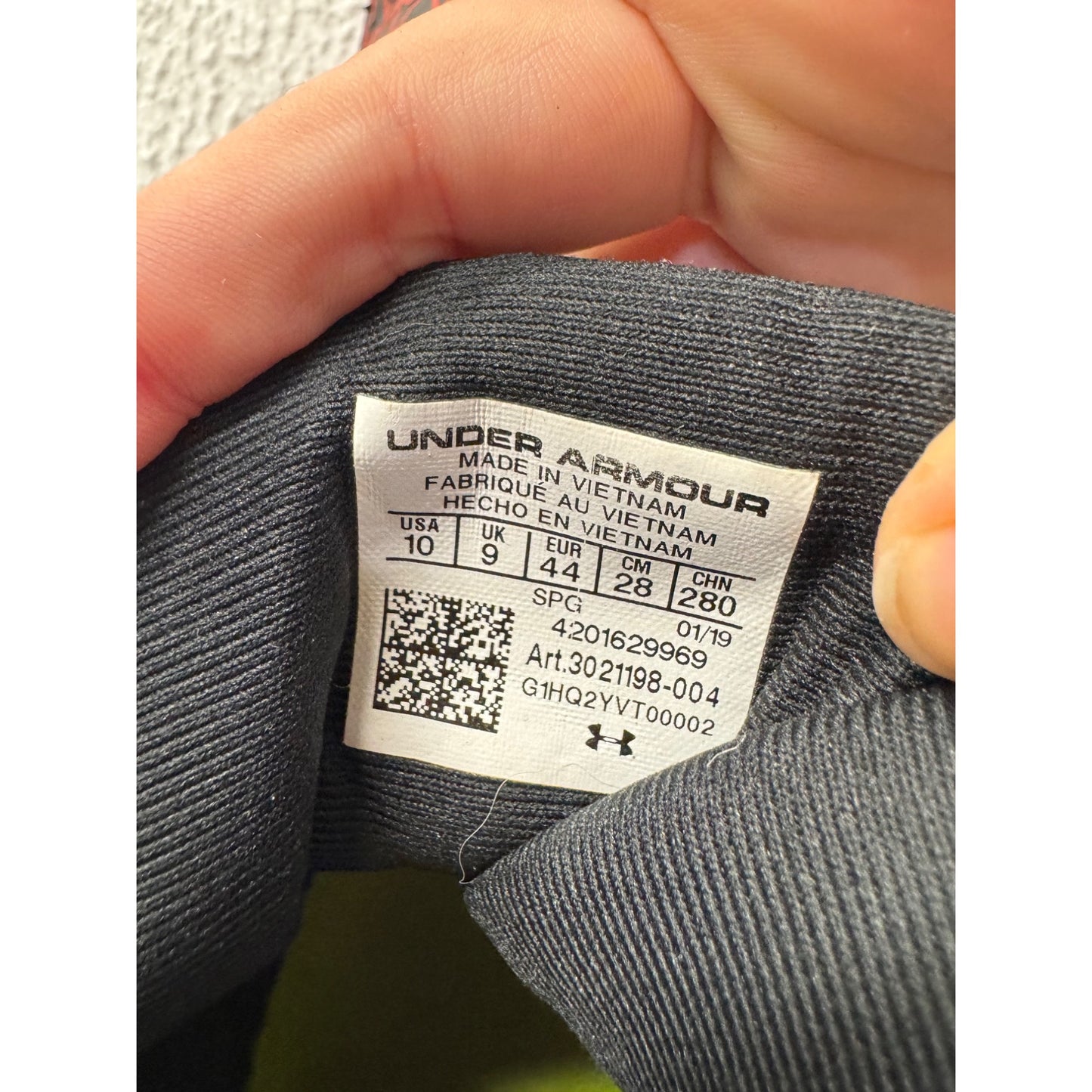 Under Armour Mens Football Cleats Size 10 Black & Red 9483