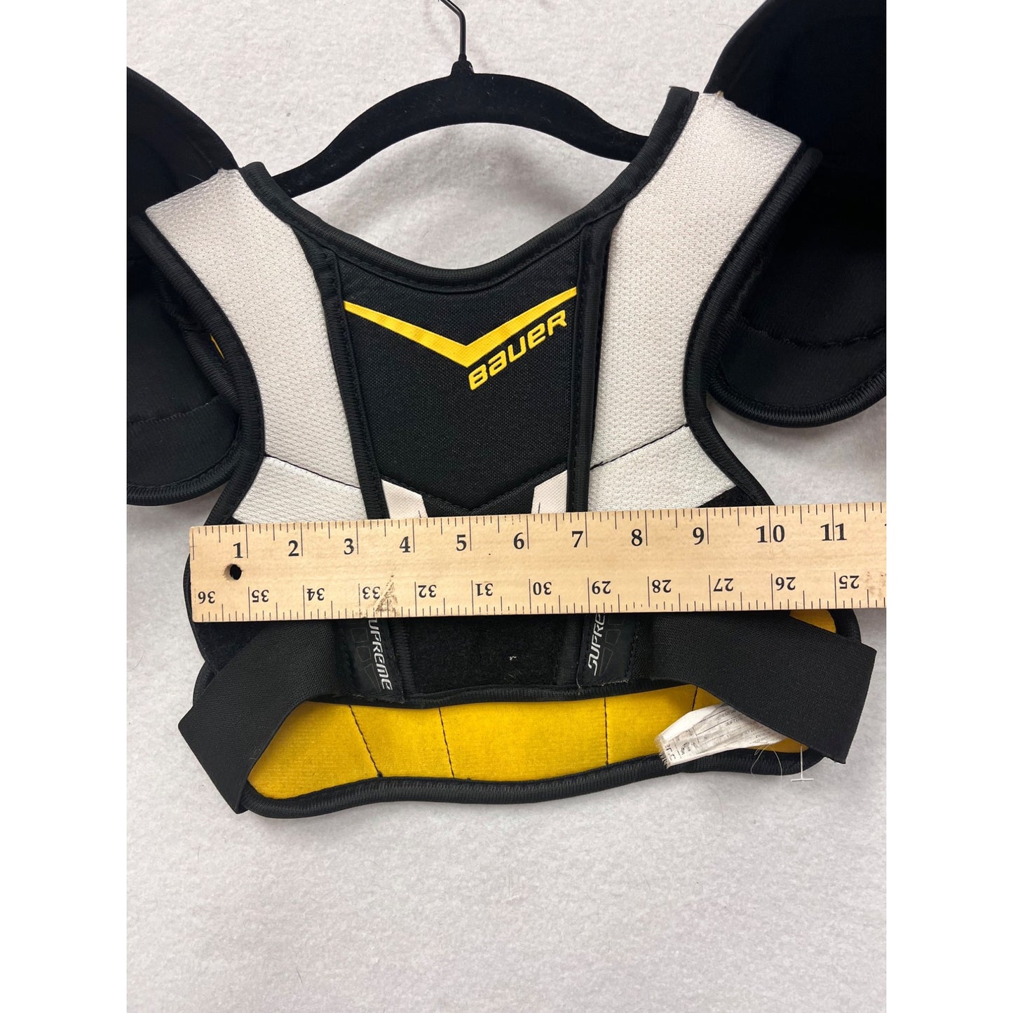 Bauer Supreme 150 Youth Medium Shoulder Pads Hockey Gear Black & Yellow #6324