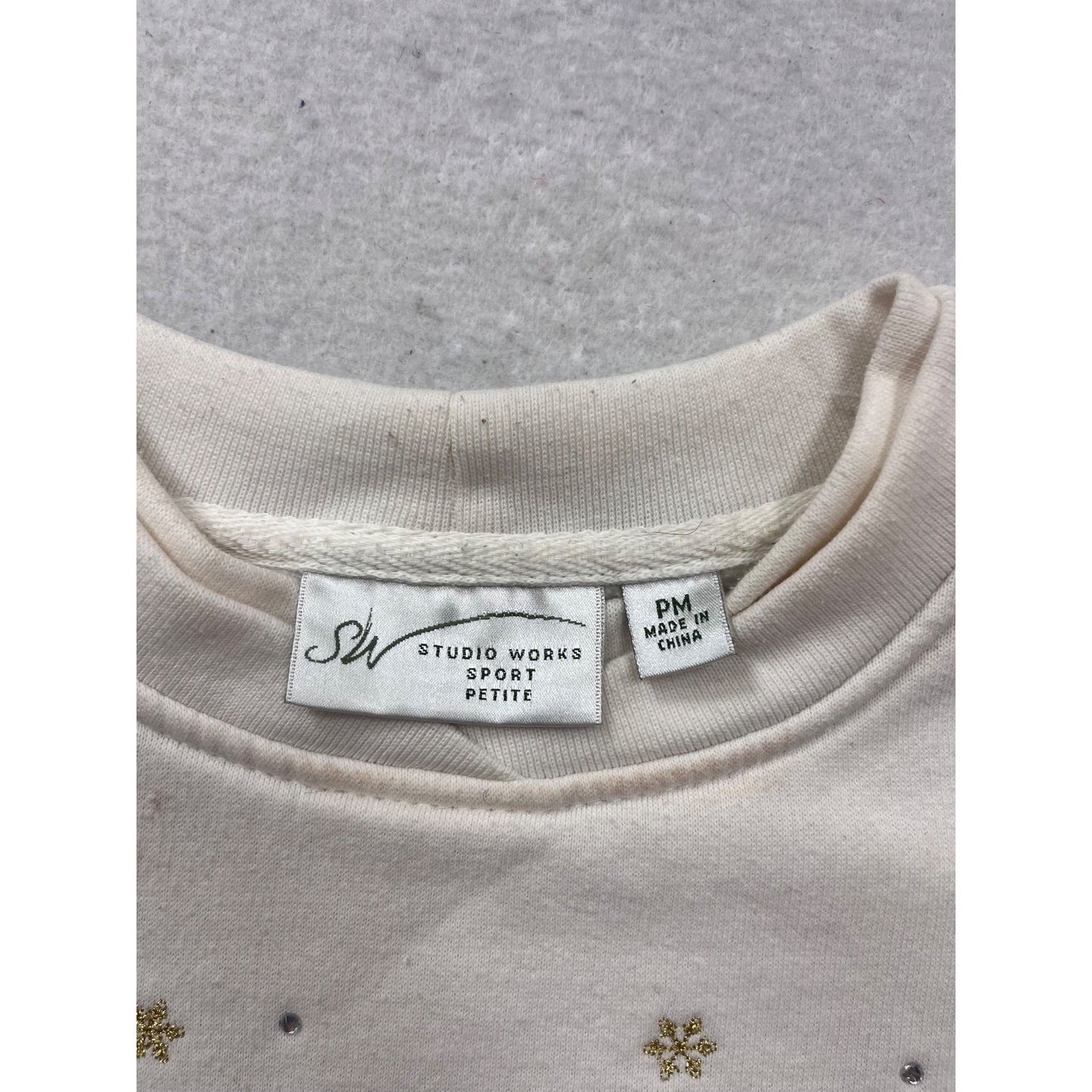 Studio Works Petite Medium White Snowman Sweatshirt #100C