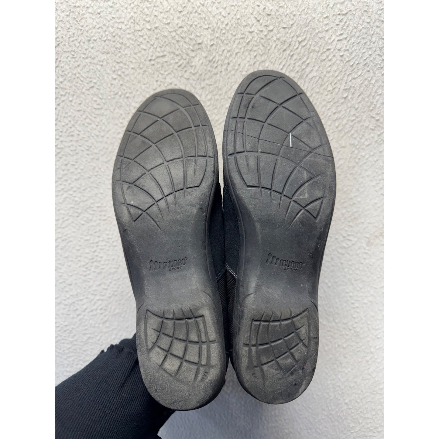 Black Velcro Strap Comfortable Walking Shoes Mens Size 10 Mesh & Suede Upper 9438