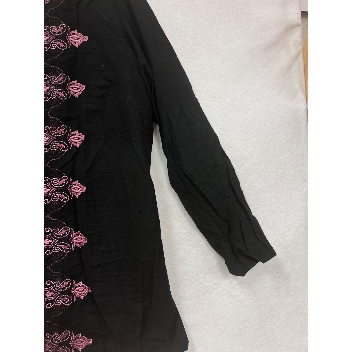 Black Embroidered Long-Sleeve Tunic Top With Pink Detailing Units 1X #8679