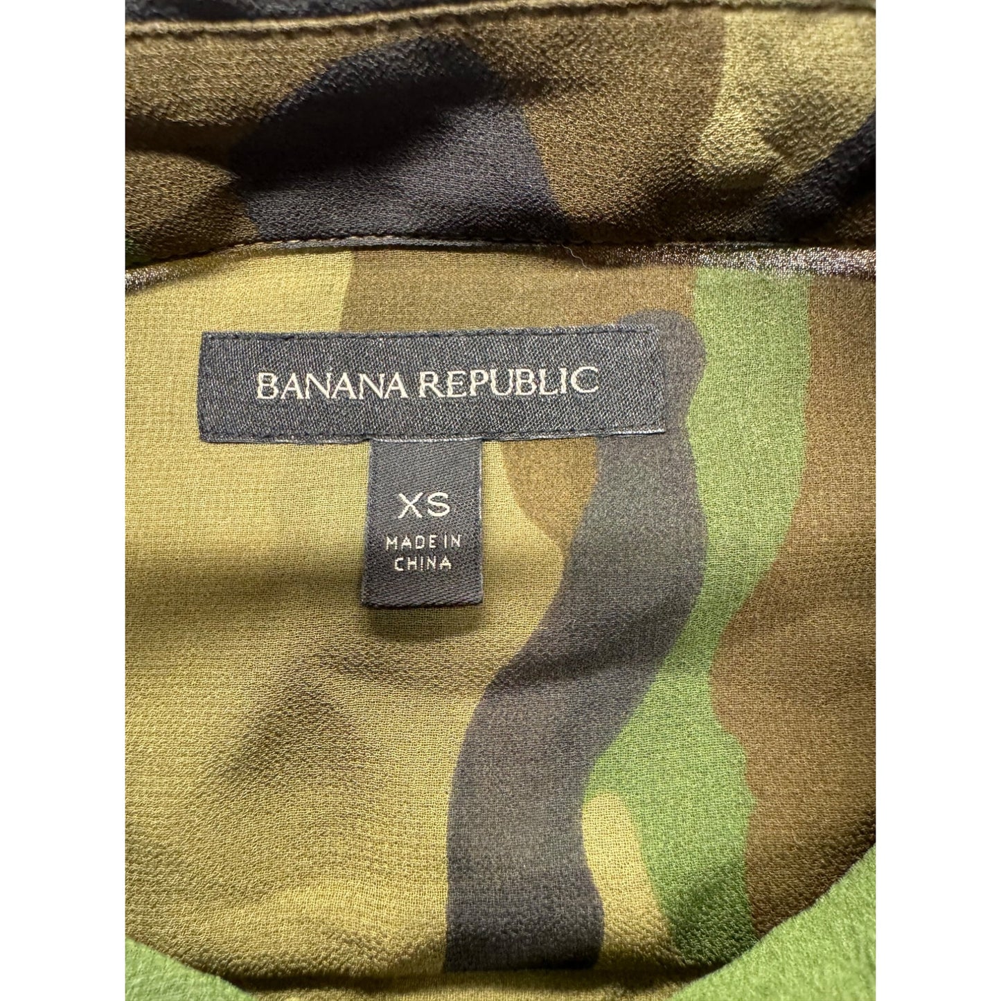 Banana Republic Camouflage Button-Up Shirt XS #9300