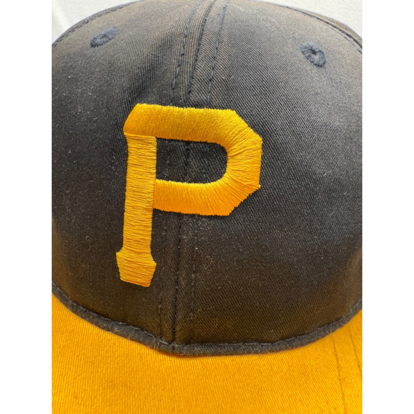 Vintage Pittsburgh Pirates Snapback Baseball Hat Black & Yellow Adjustable #9236
