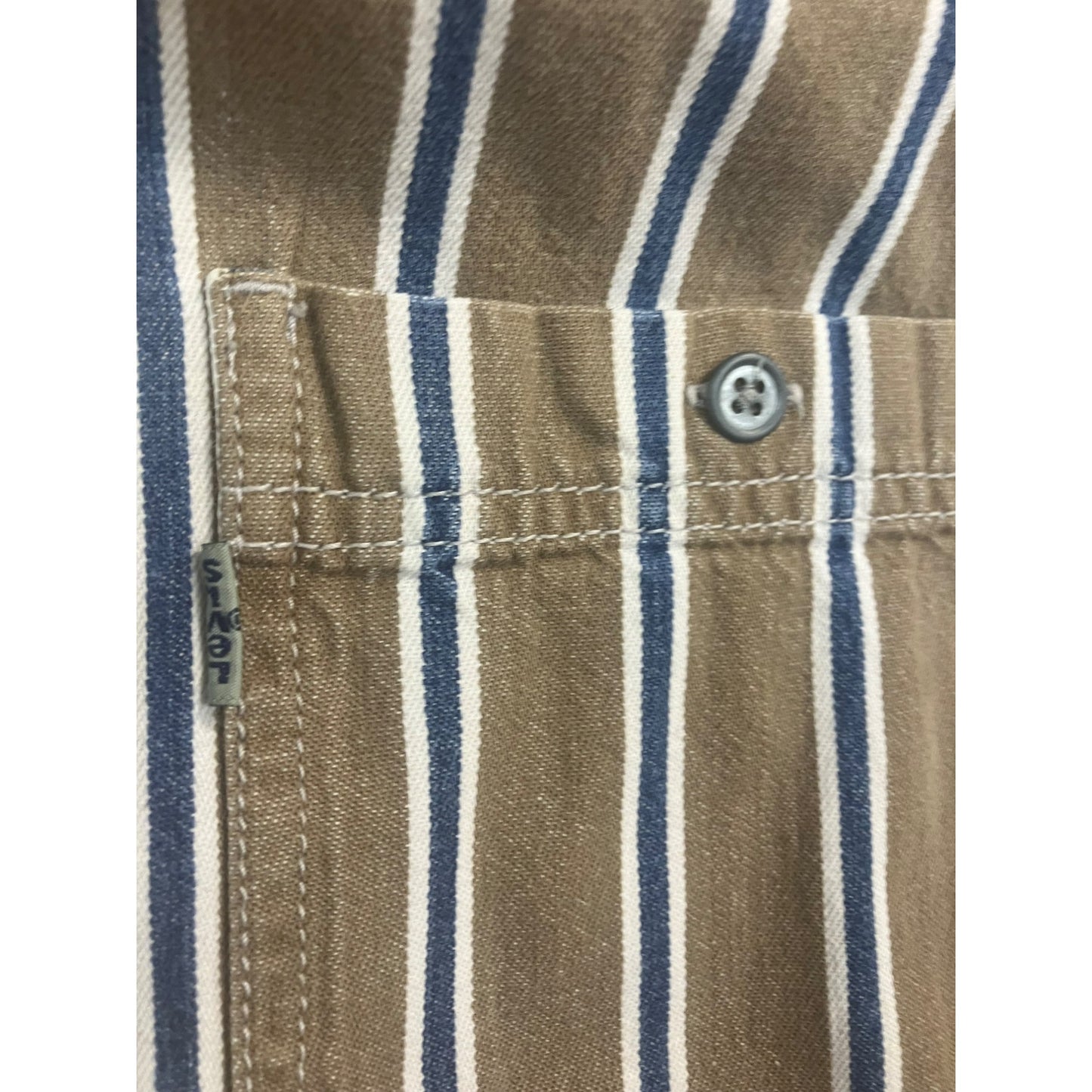 Men’s Levi’s Brown Button up #2344