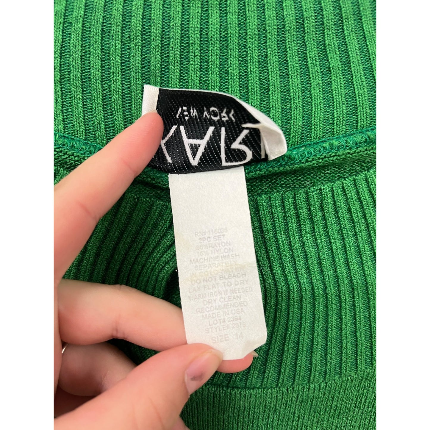 Kari New York Green Short Sleeve Sweater Top Keyhole Neck Size L #473A