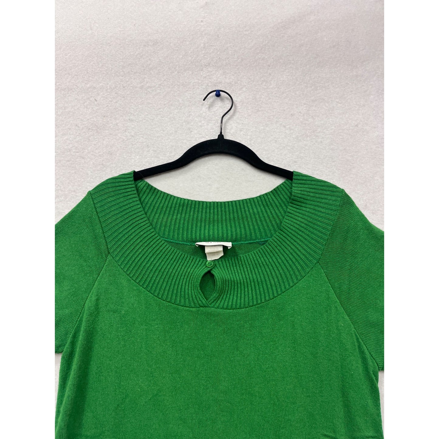 Kari New York Green Short Sleeve Sweater Top Keyhole Neck Size L #473A