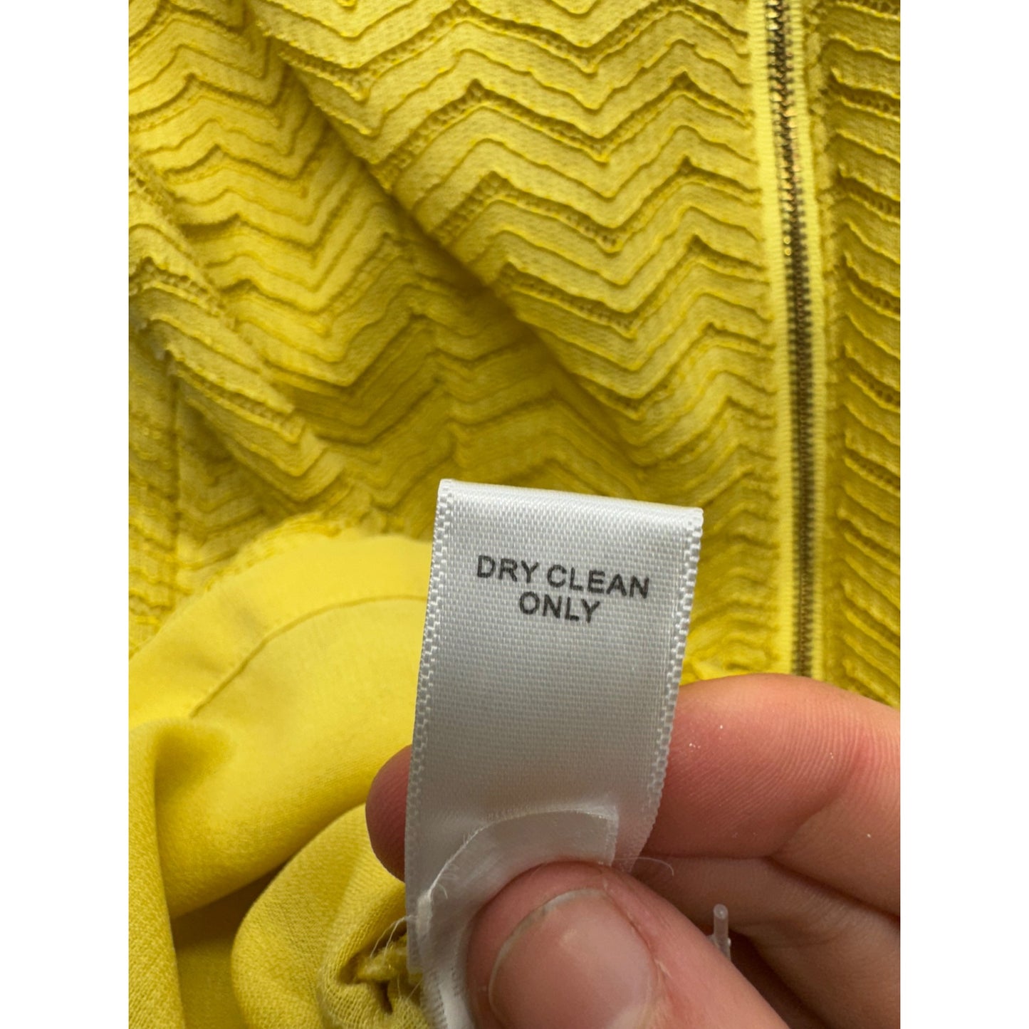 Chevron Textured Yellow Sleeveless Top By Banana Republic Size 0 #9302