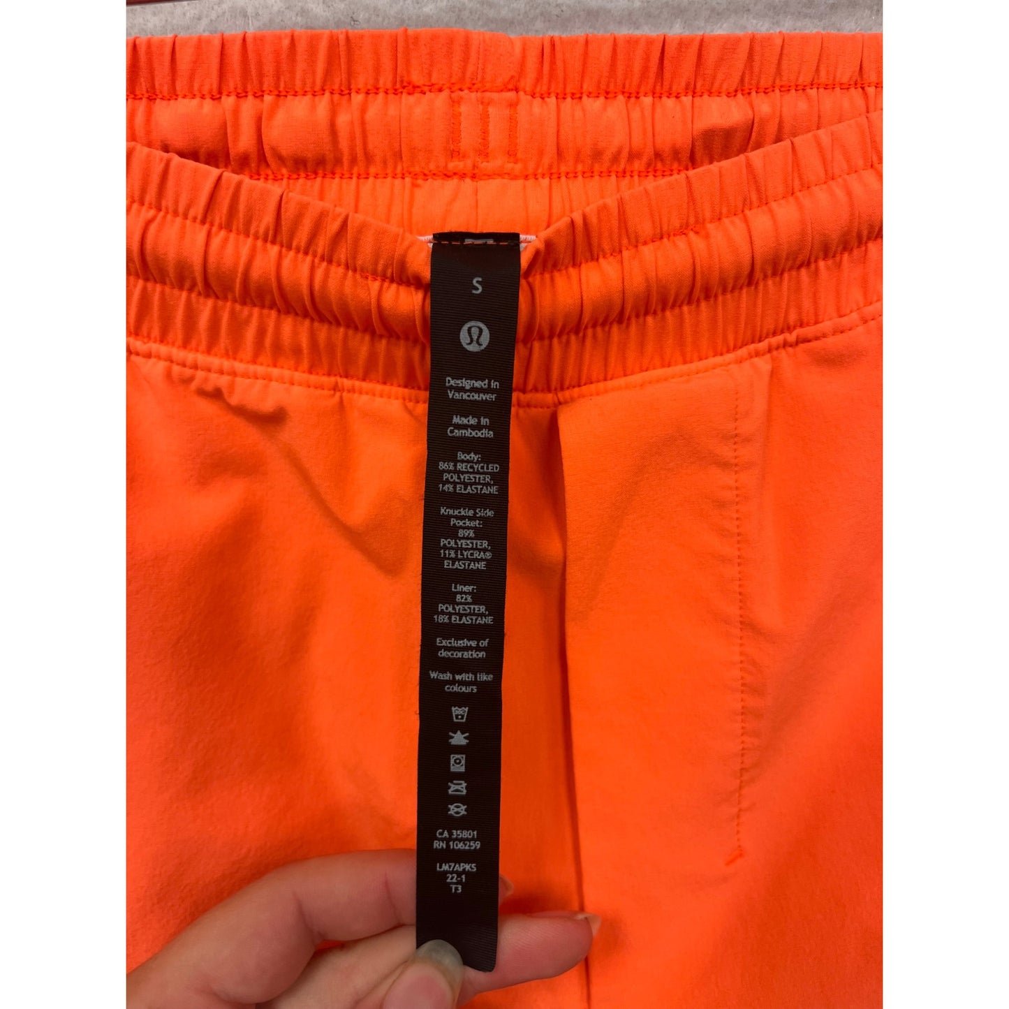 Lululemon Mens Orange Athletic Shorts S #253A