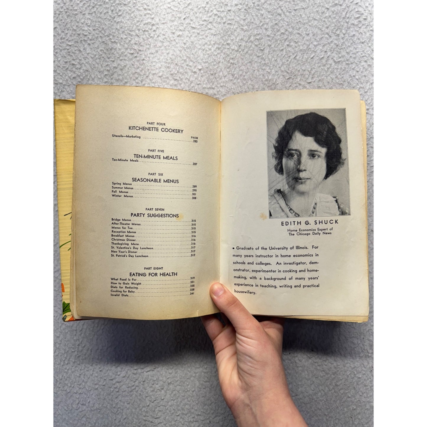 Vintage Chicago Daily News Cookbook Culinary Guide Retro Kitchen Reference #9653