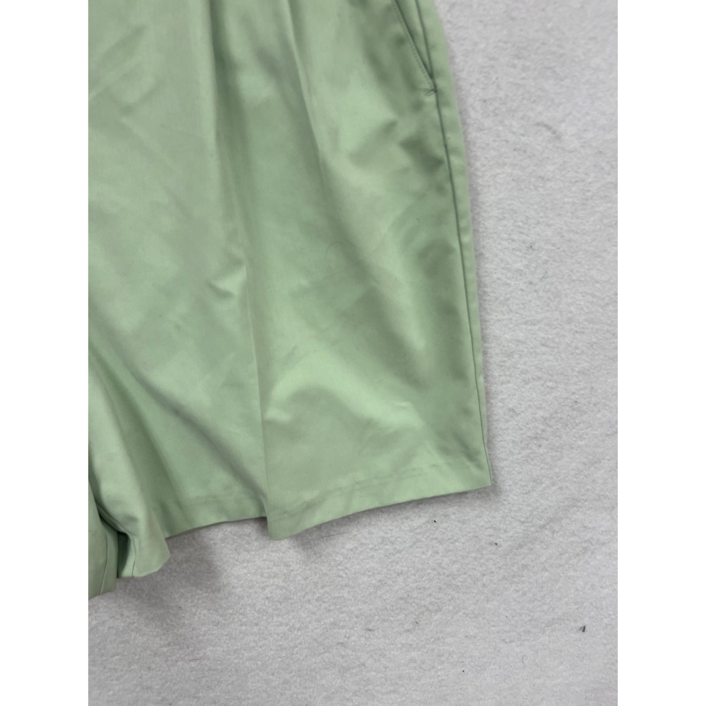 Izod Mint Green High-Waisted Pleated Shorts Size 12 #563A
