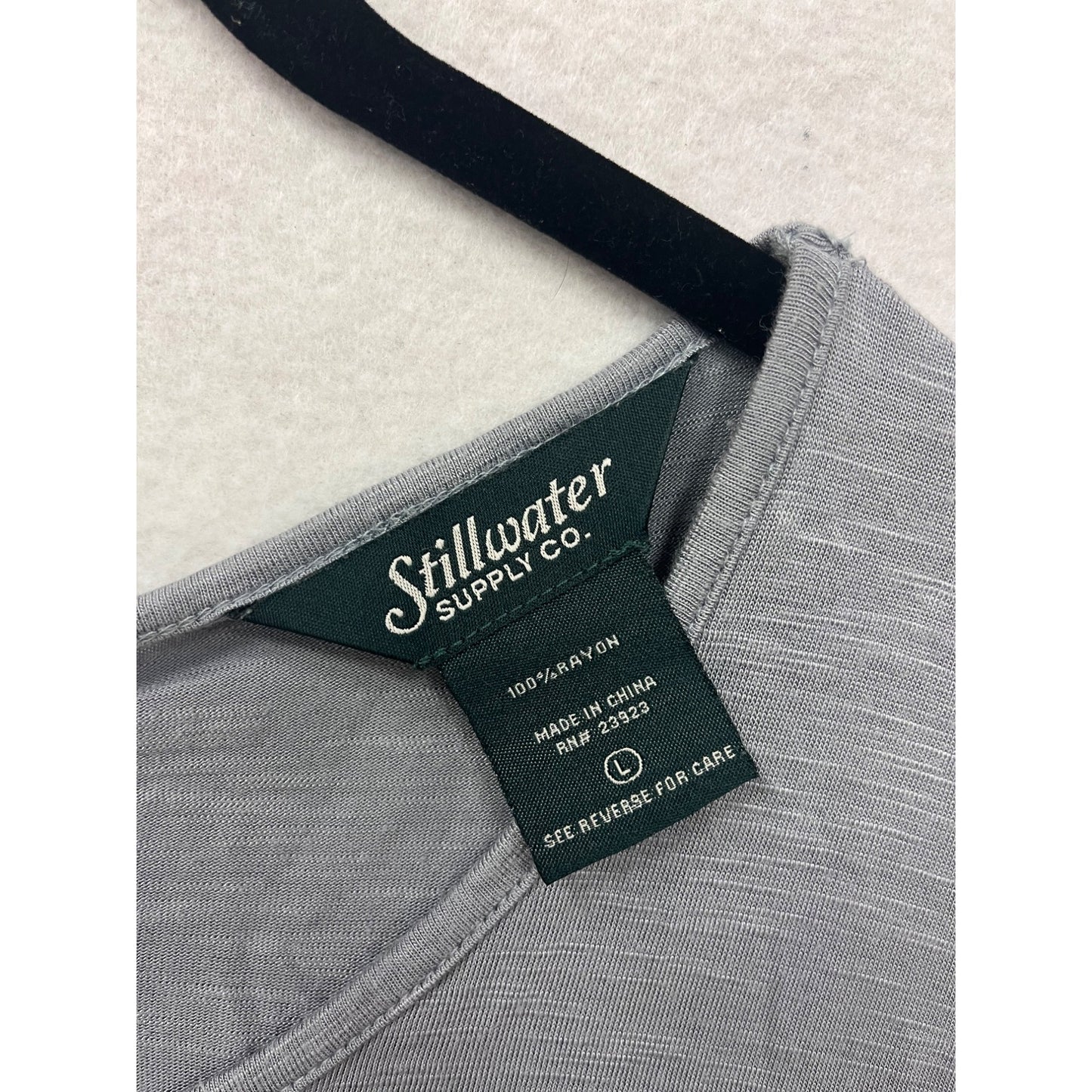 Stillwater Gray Keyhole Back Short-Sleeve Top L #8713