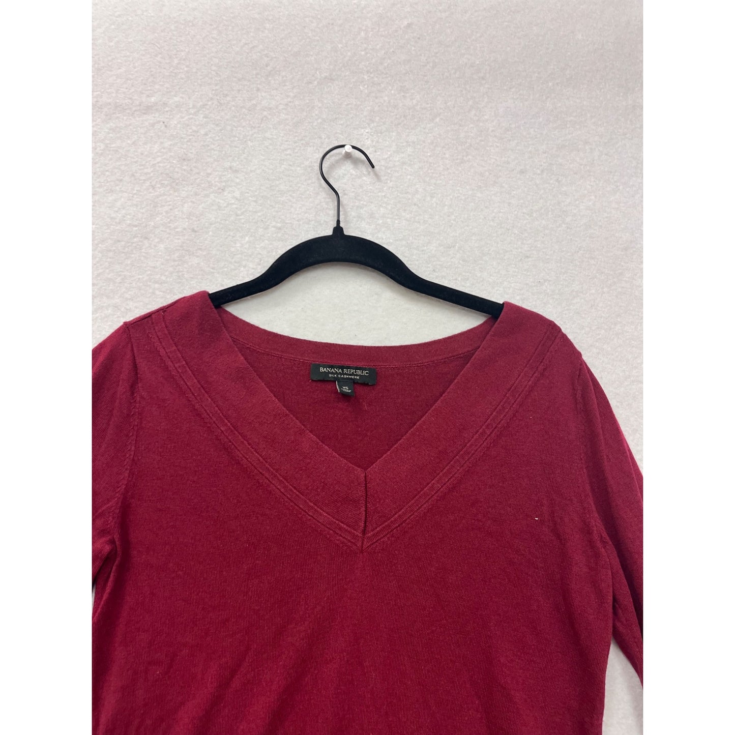 Banana Republic XS Burgundy V-Neck Long Sleeve Silk Cashmere Sweater #8859