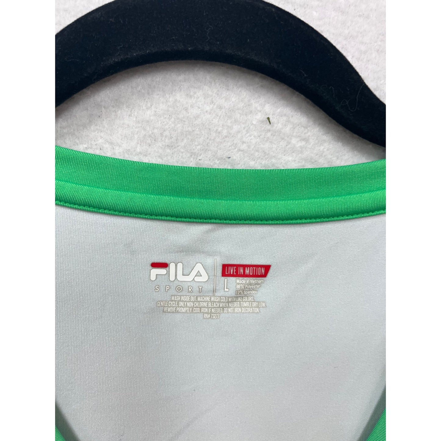 Fila Ombre V-Neck Performance T-Shirt L #341A