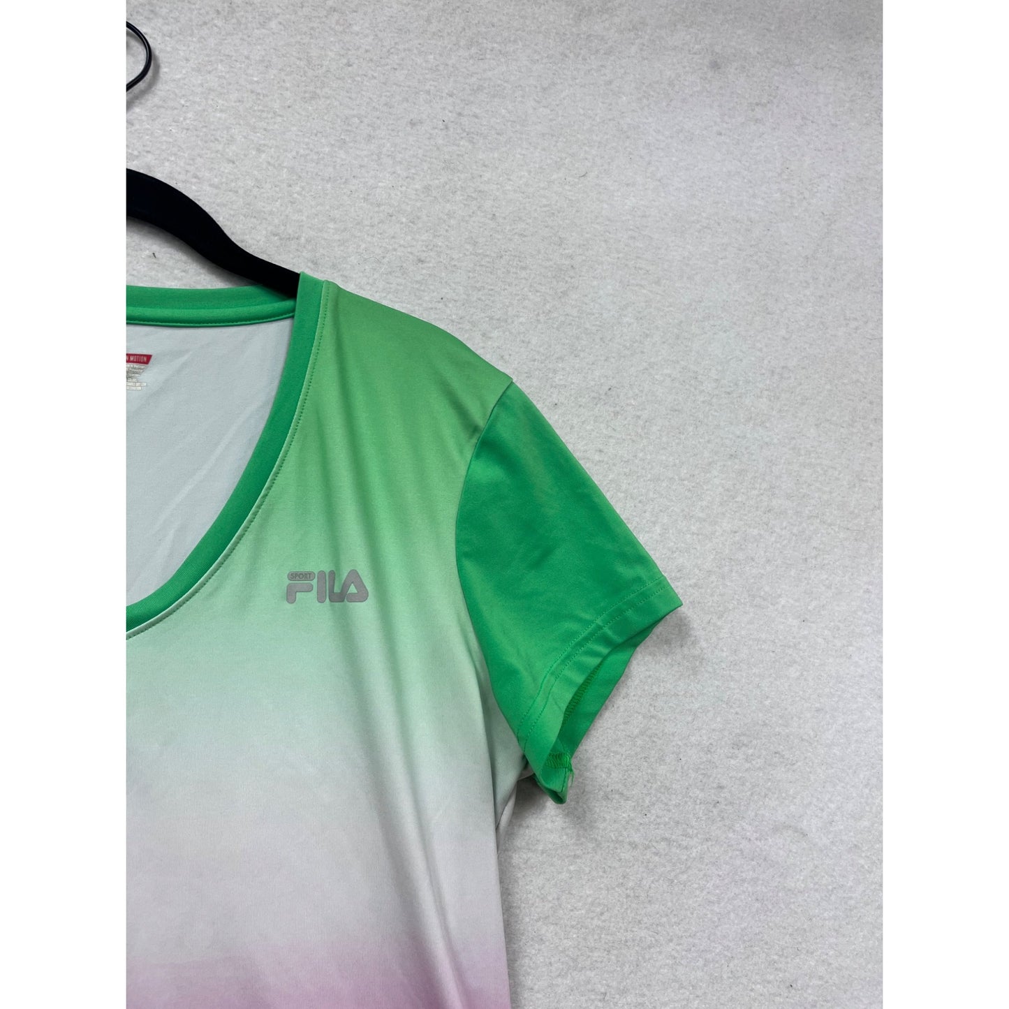 Fila Ombre V-Neck Performance T-Shirt L #341A