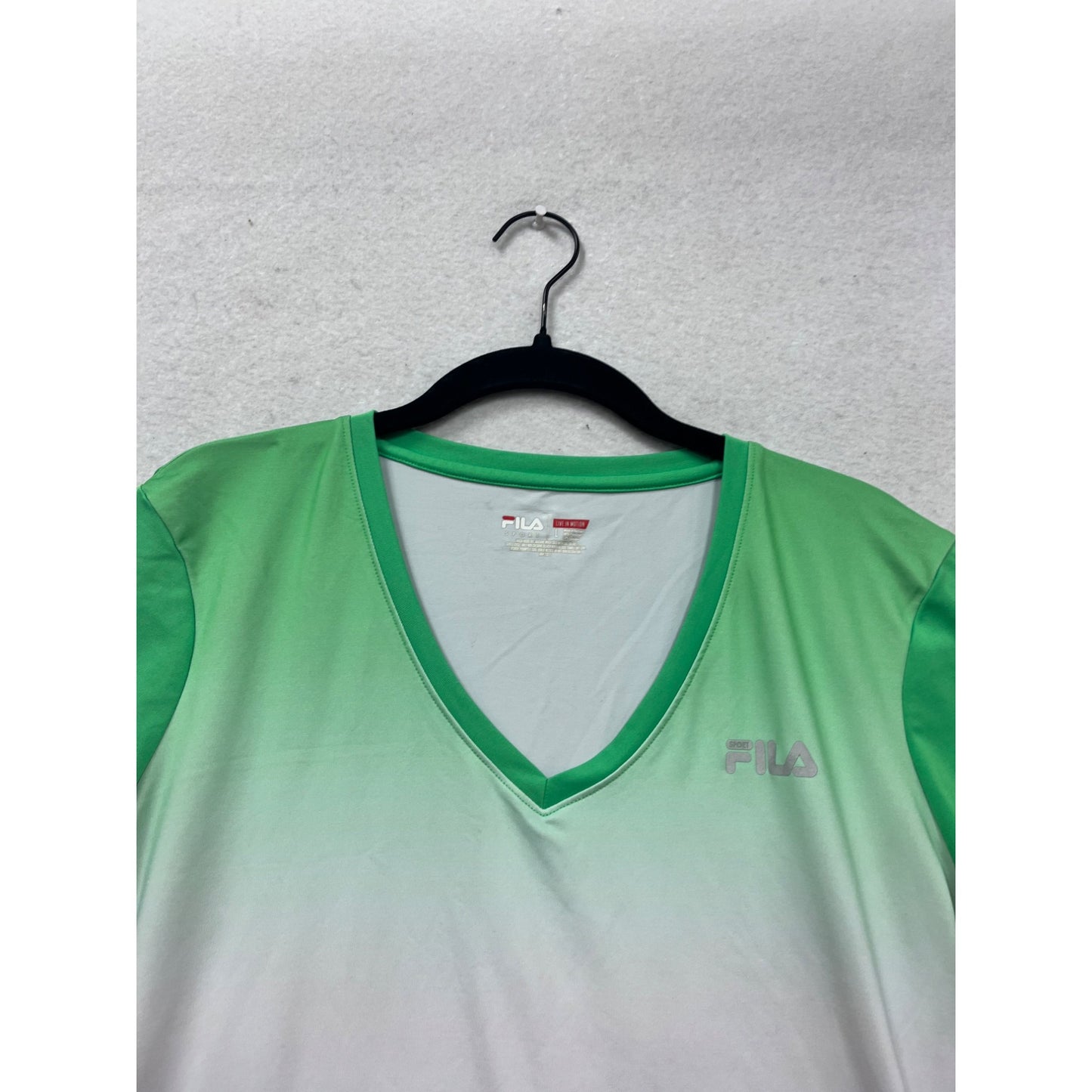 Fila Ombre V-Neck Performance T-Shirt L #341A