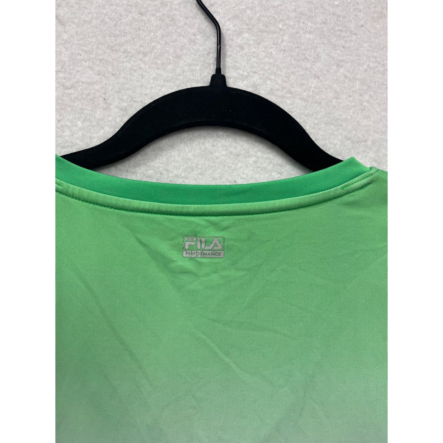 Fila Ombre V-Neck Performance T-Shirt L #341A