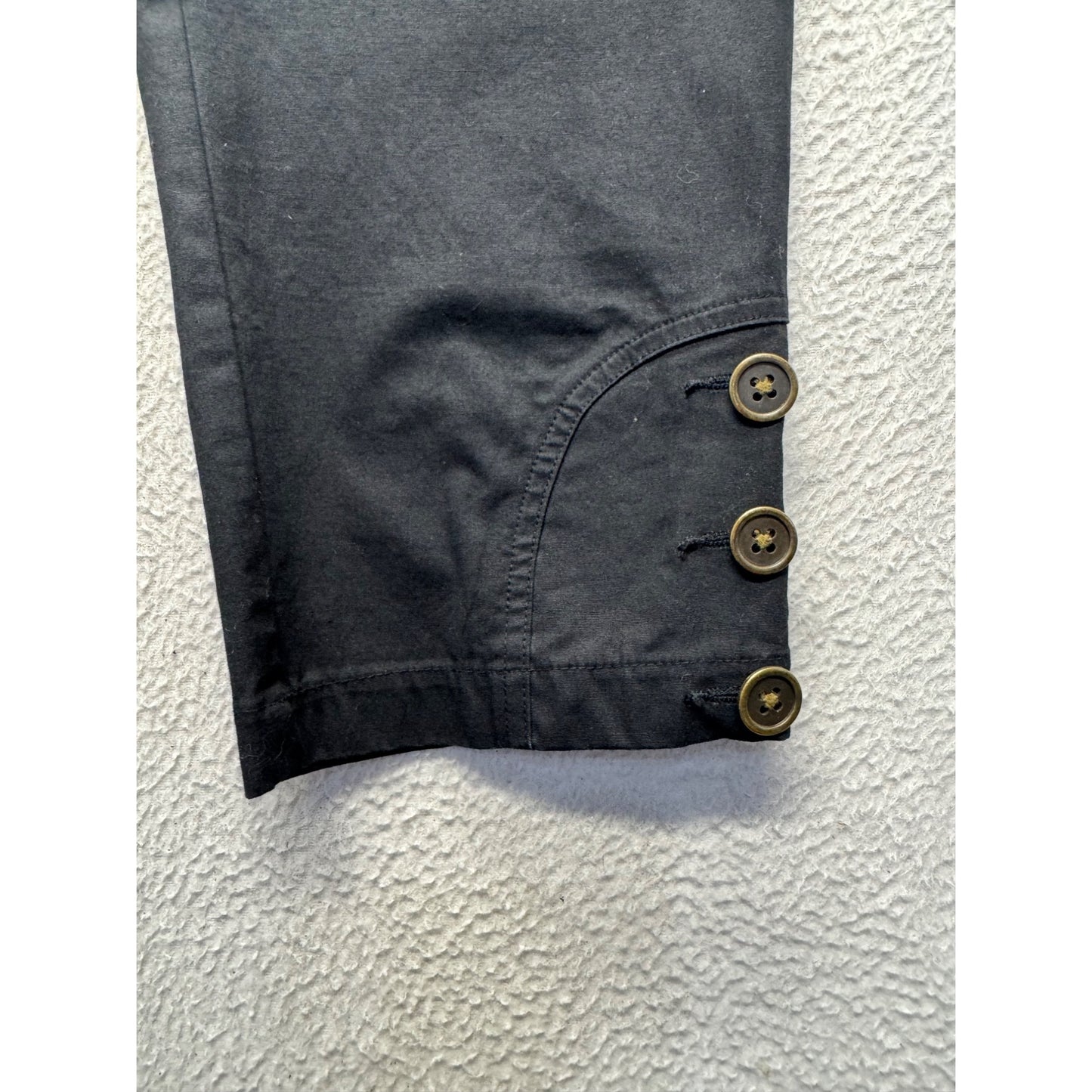 Chicos Black Button-Detail Cropped Pants Size 0 Short #165B