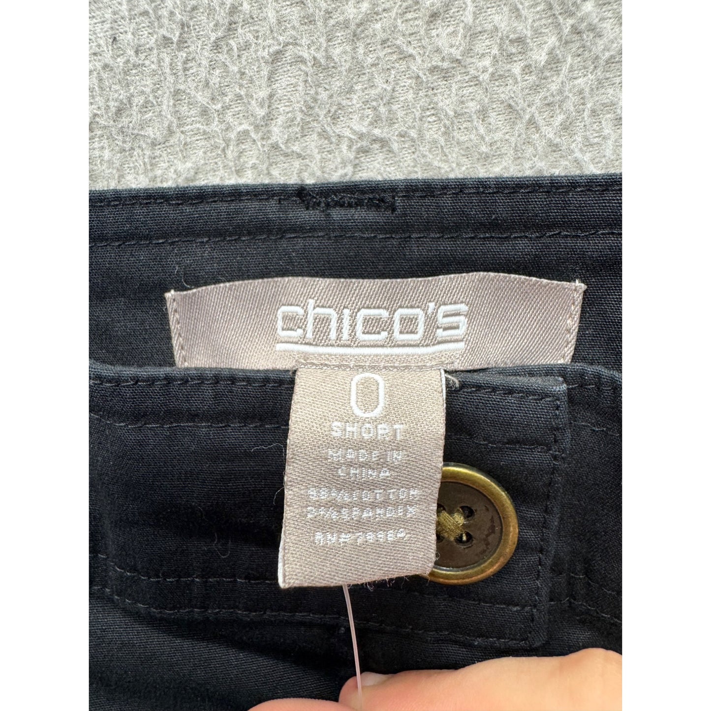 Chicos Black Button-Detail Cropped Pants Size 0 Short #165B