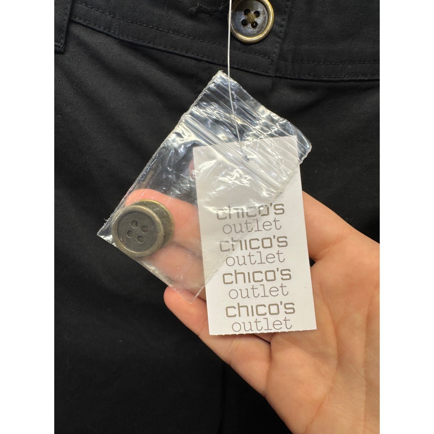 Chicos Black Button-Detail Cropped Pants Size 0 Short #165B