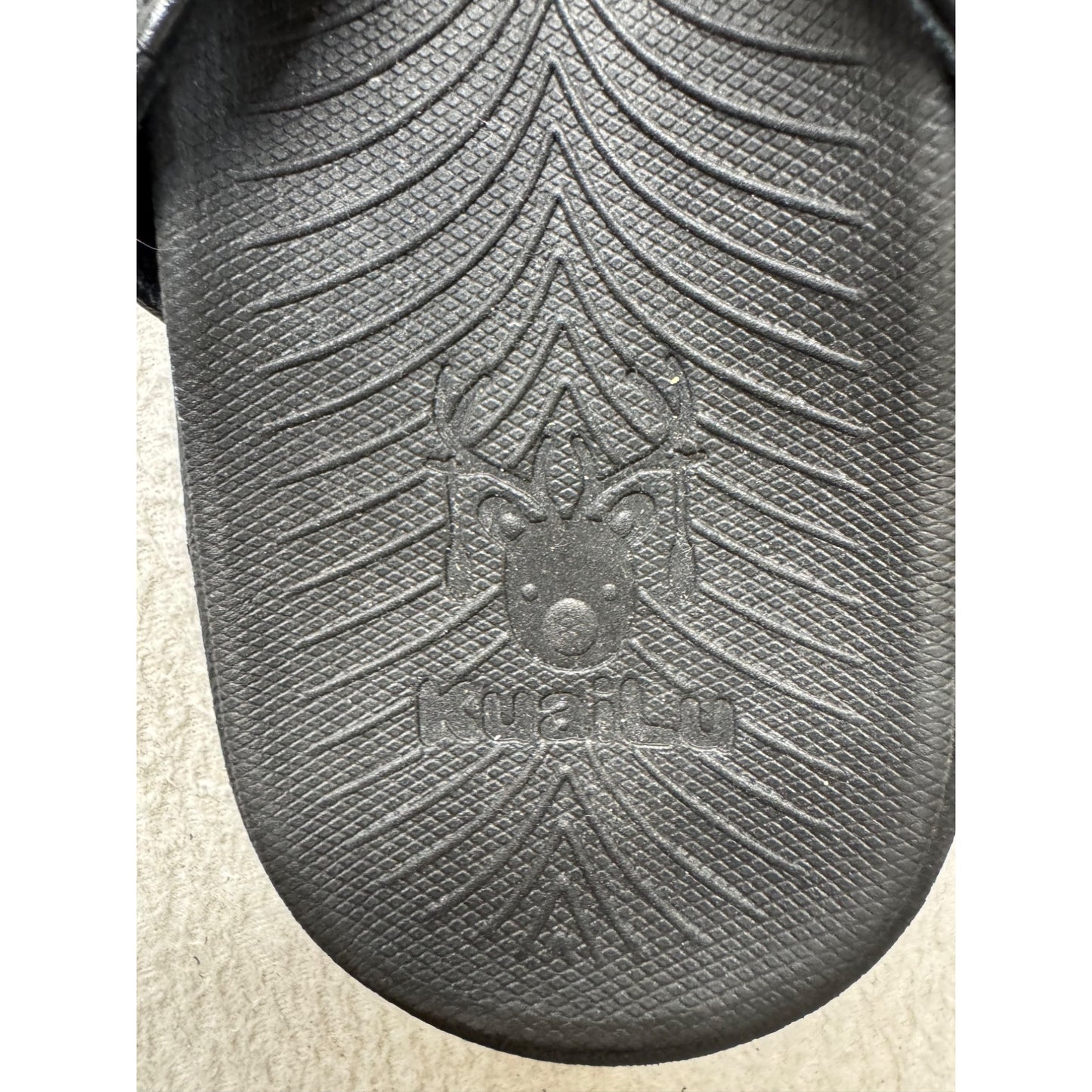 Black Slip-On Textured Flip Flop Sandals With Cushioned Sole Size 42 EU #9835