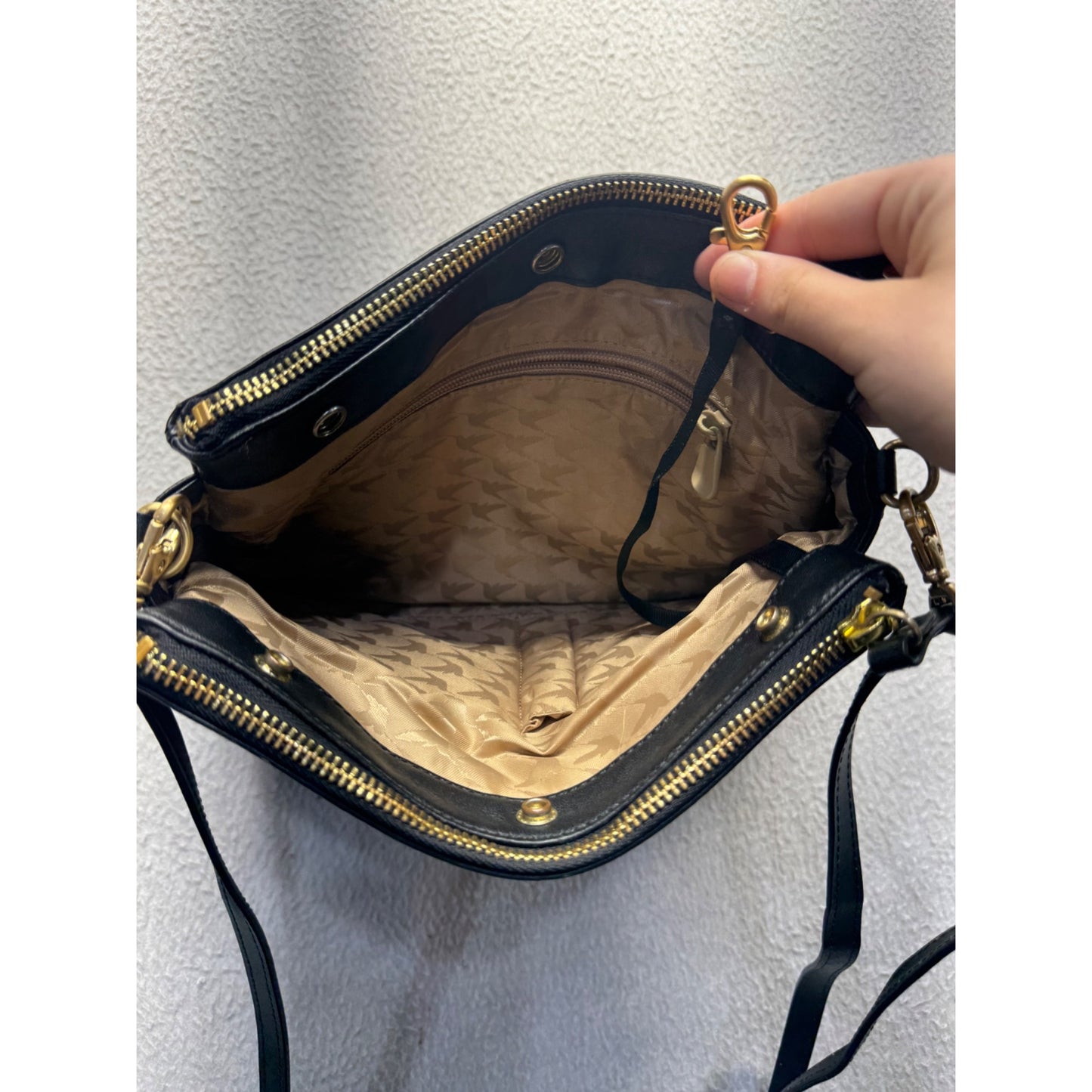 L&S Black Leather Crossbody Bag With Adjustable Strap & Gold-Tone Hardware 386B