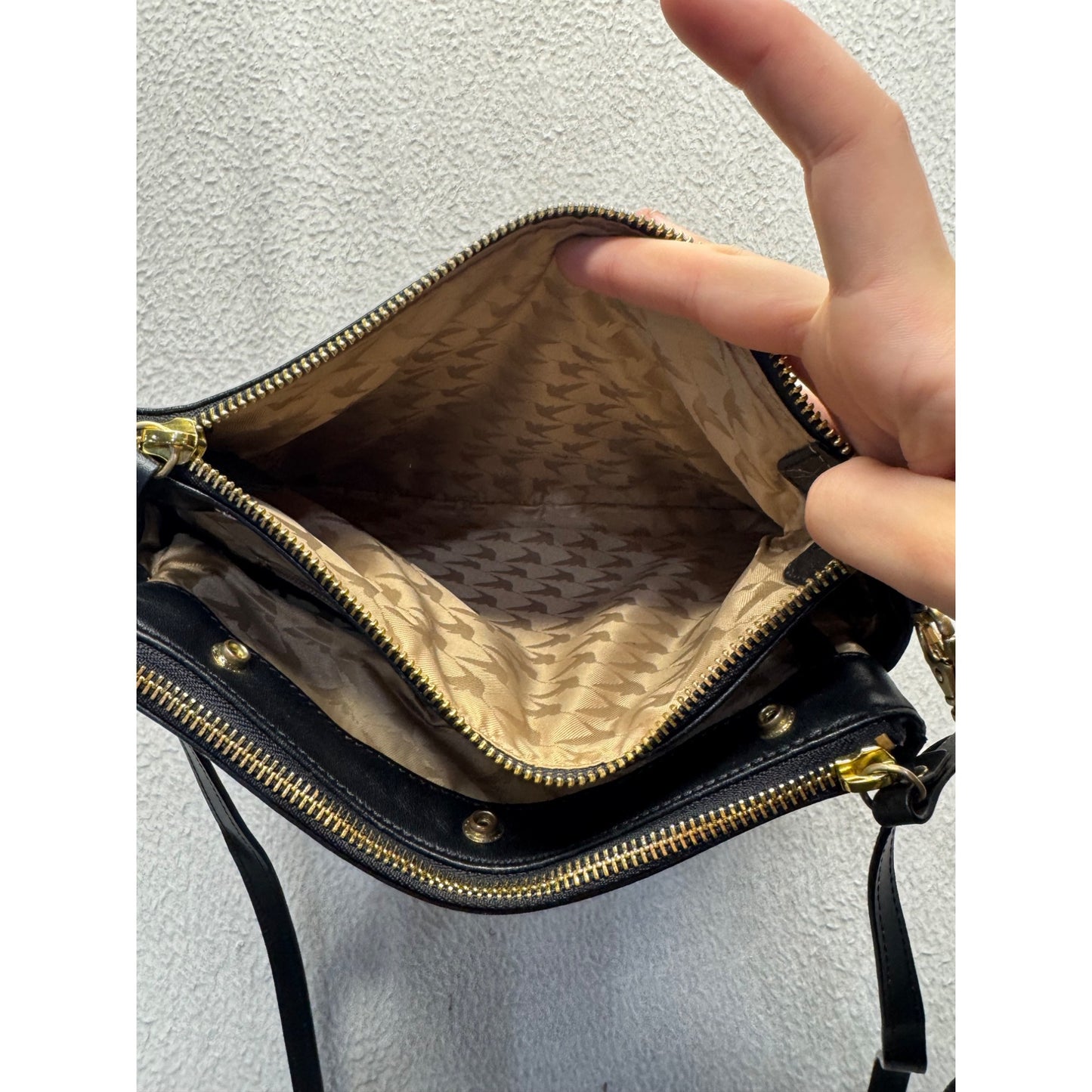 L&S Black Leather Crossbody Bag With Adjustable Strap & Gold-Tone Hardware 386B