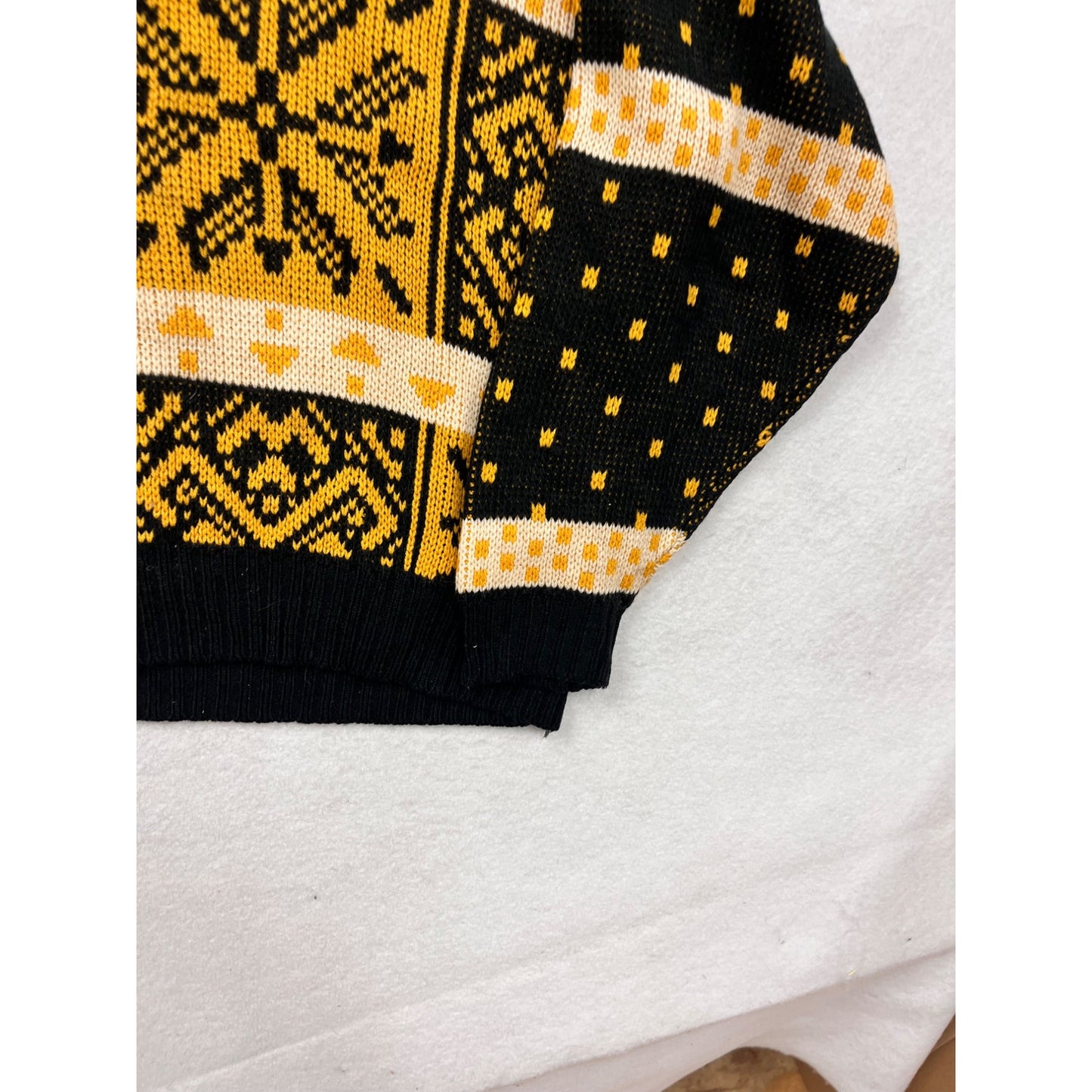 Vintage Domani Mens Yellow & Black Geometric Knit Sweater Medium/Large #8991