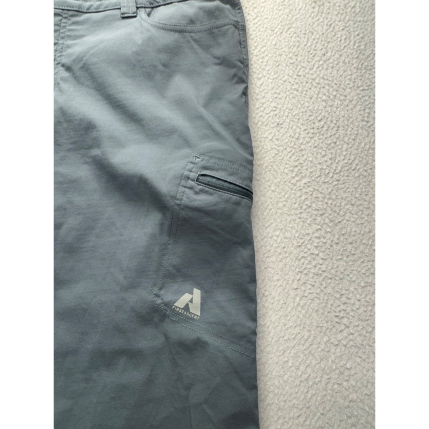 Eddie Bauer First Ascent Gray Capri Pants Size 16 With Cargo Pockets #9256