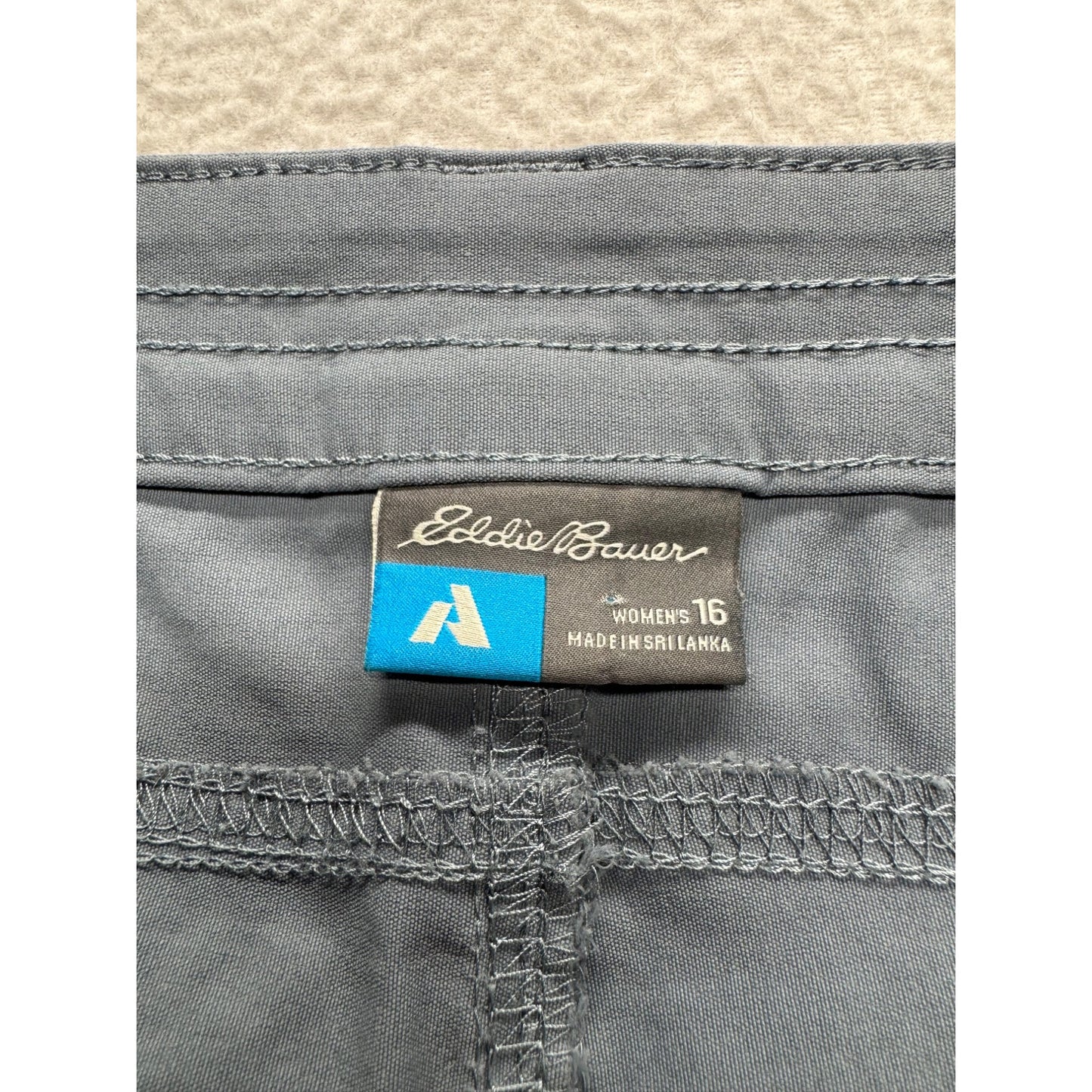 Eddie Bauer First Ascent Gray Capri Pants Size 16 With Cargo Pockets #9256
