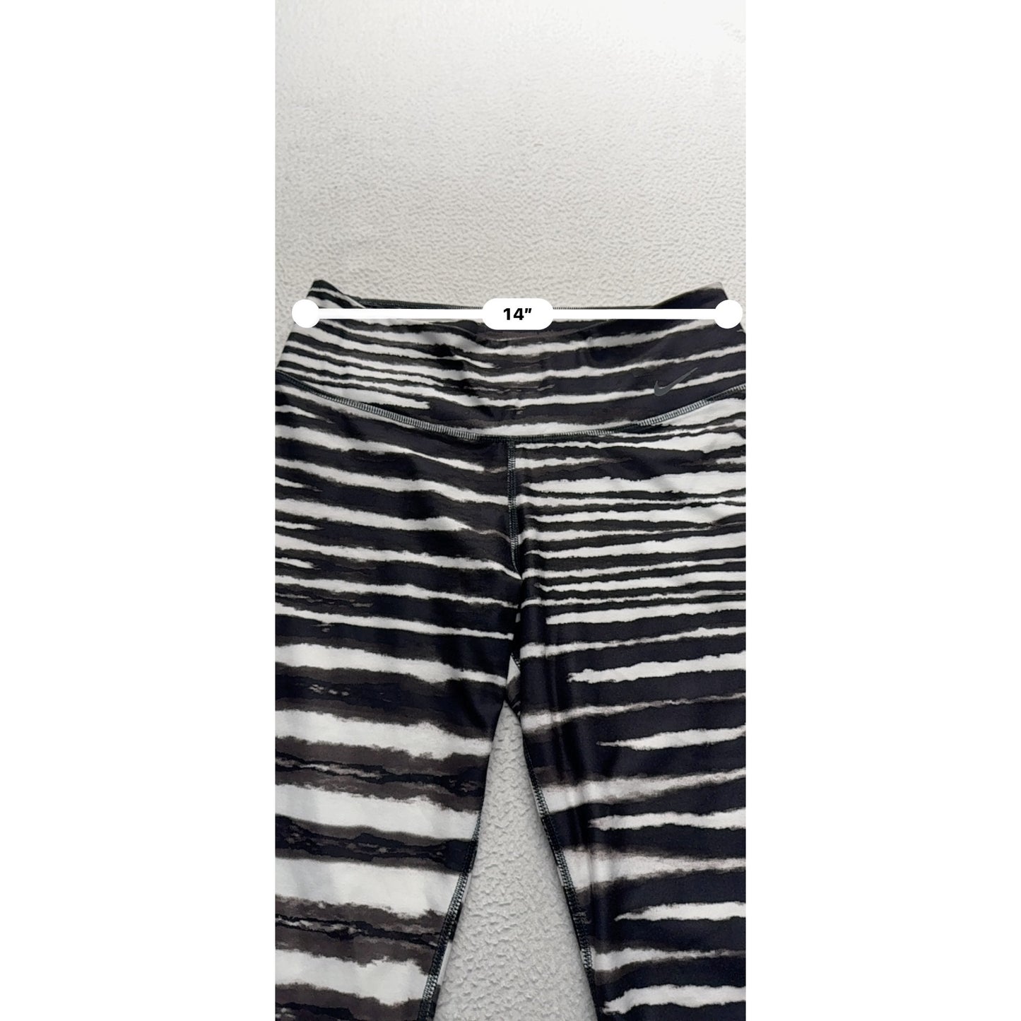 Nike Legend Womens Capri Leggings Medium Black & White Striped Pattern #9153