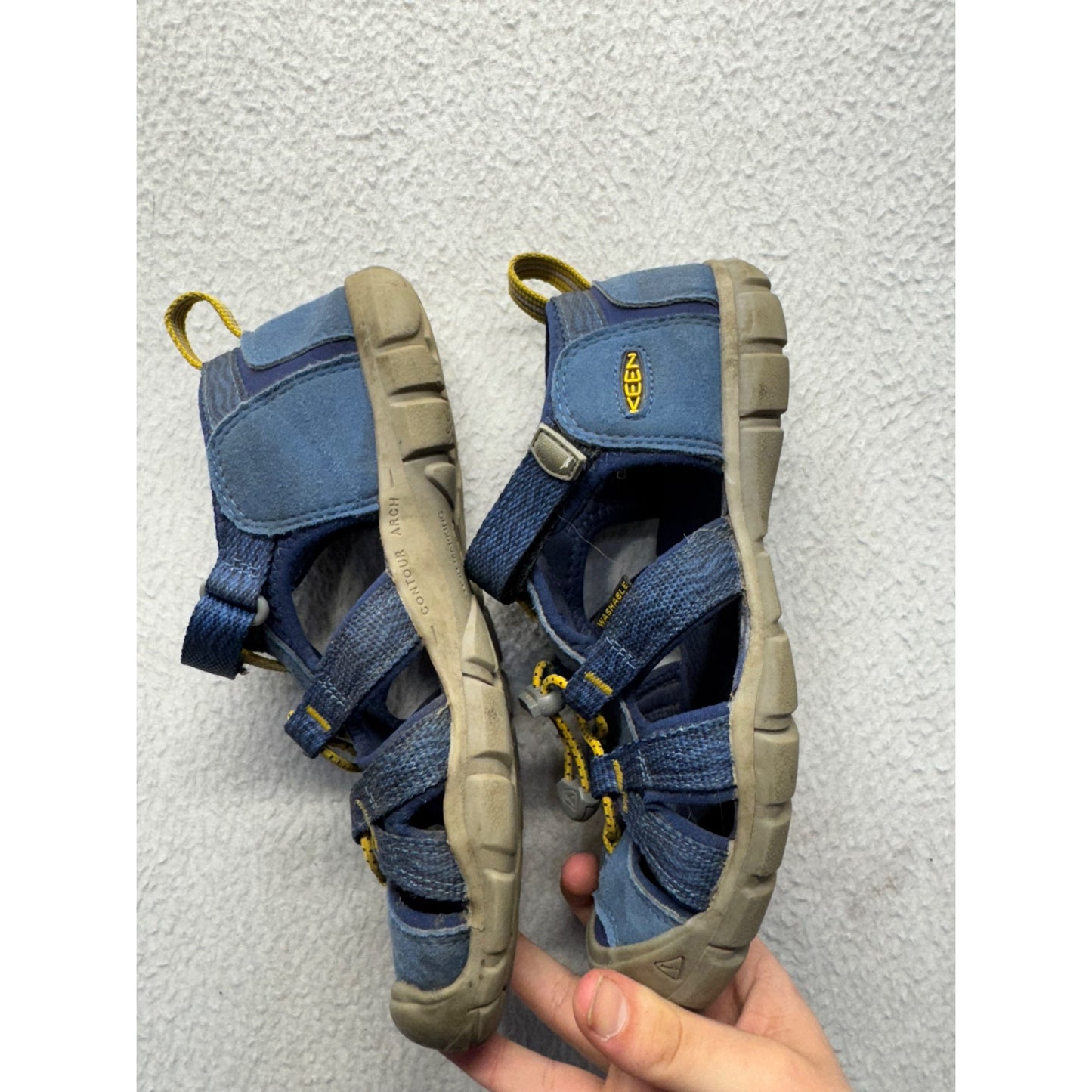 Keen Youth Newport H2 Closed-Toe Sandals Size 3 #9451