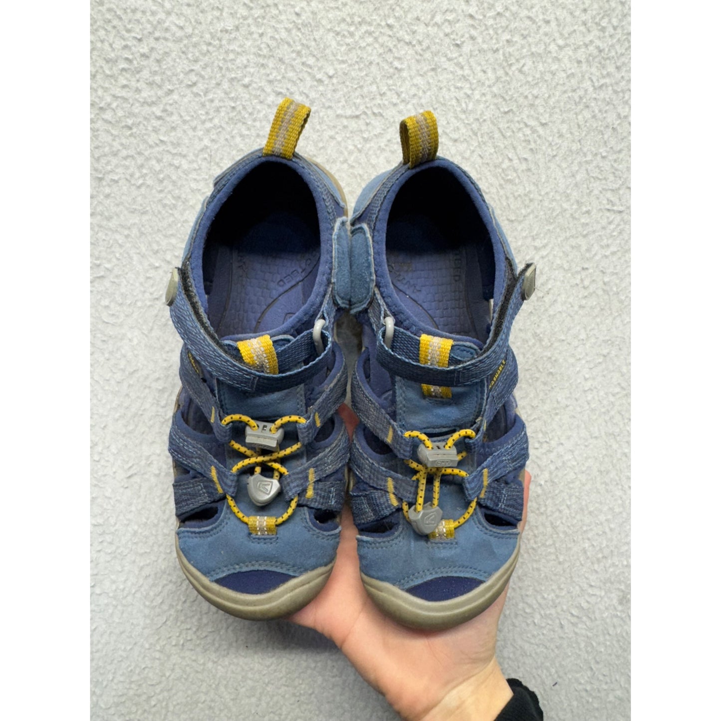 Keen Youth Newport H2 Closed-Toe Sandals Size 3 #9451