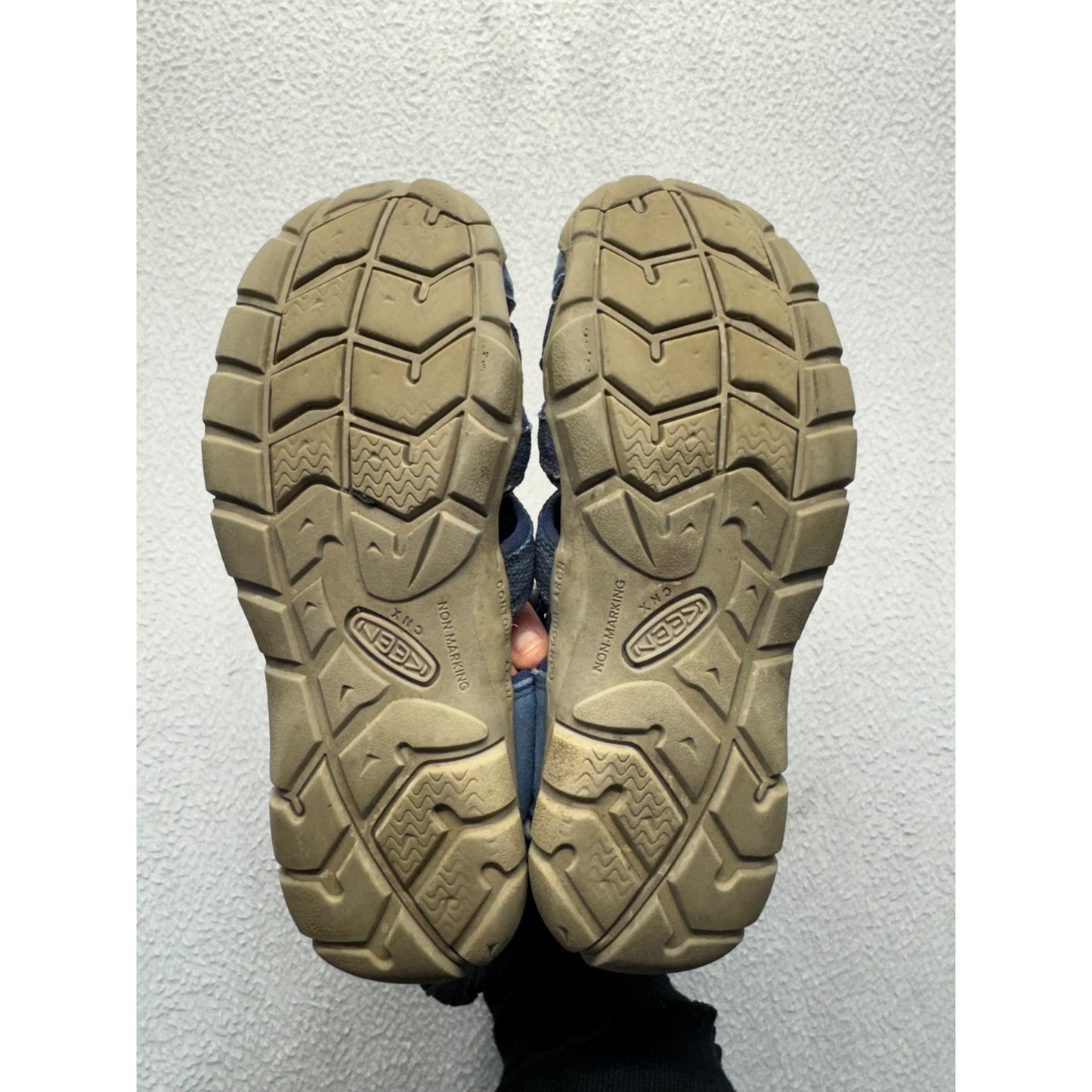 Keen Youth Newport H2 Closed-Toe Sandals Size 3 #9451