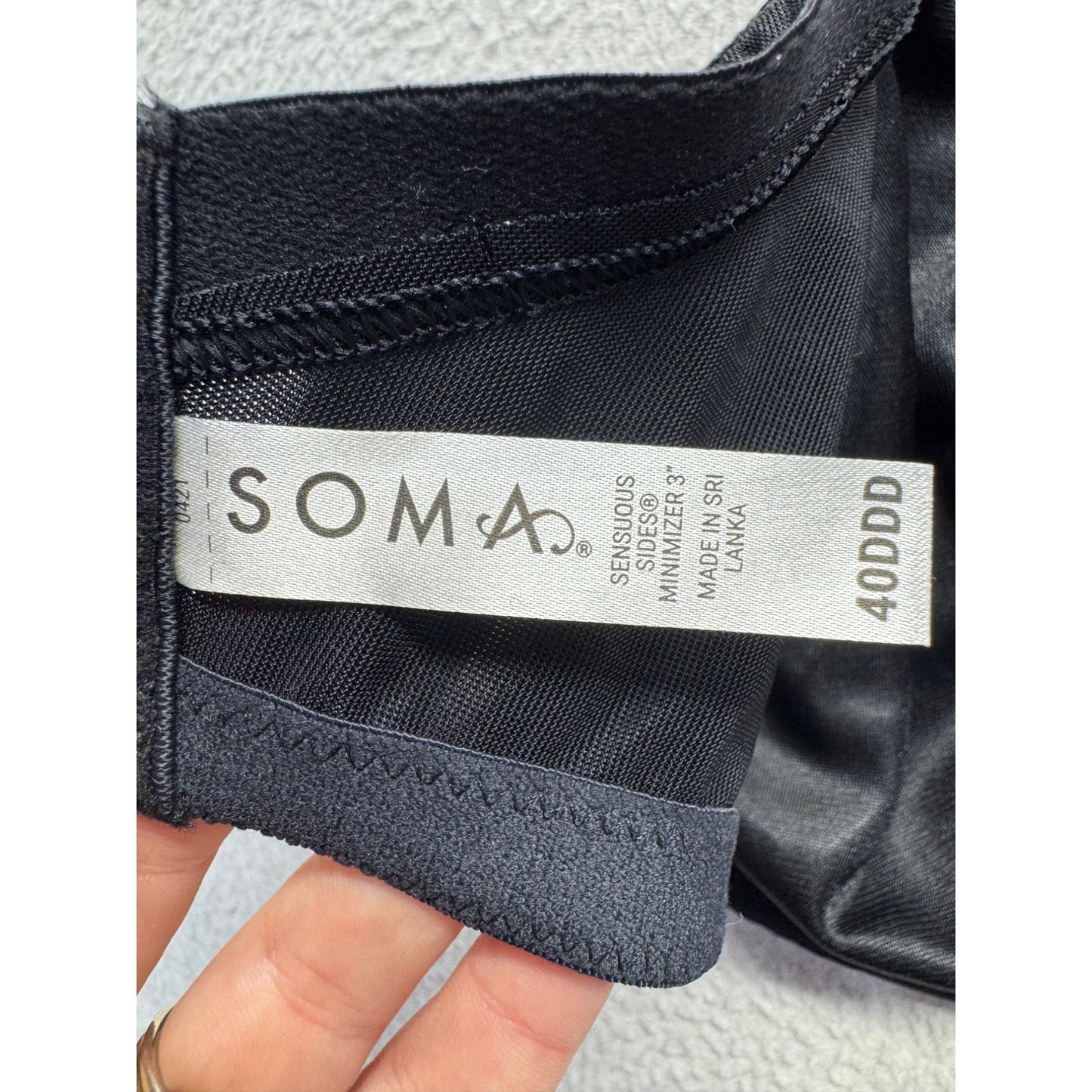 Soma Sensuous Sides Minimizer Bra 40DDD Black Underwire Adjustable Straps #332B