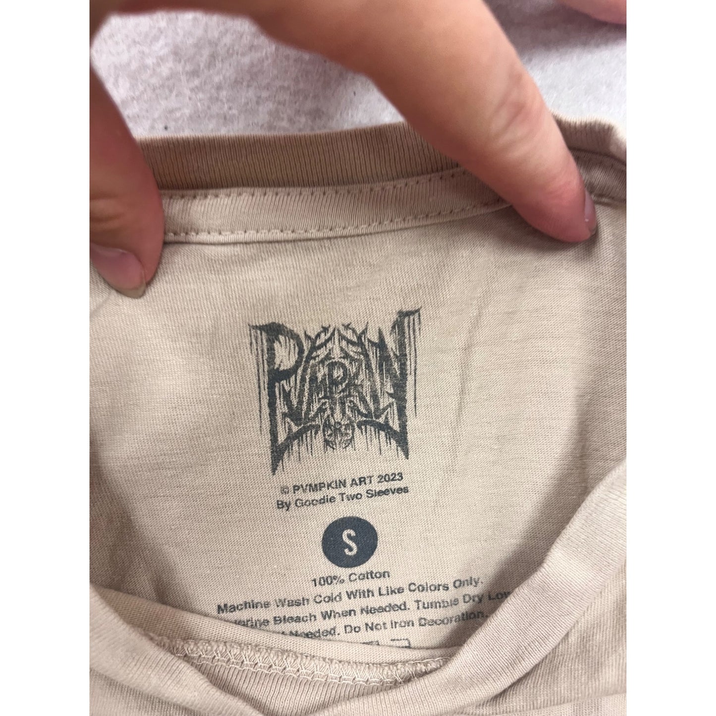 Pympkin Art Beige T-Shirt By Goodie Two Sleeves Size S #437A