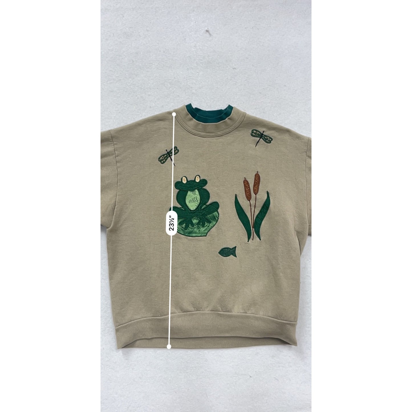 Vintage-Style Frog & Dragonfly Embroidered Beige Sweatshirt #220A