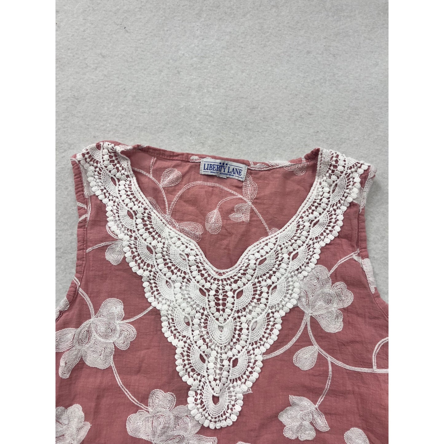Liberty Lane M/L Pink Floral Embroidered Tank Top #8609