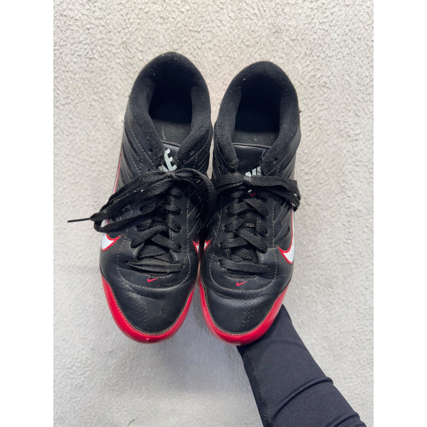 Nike Black & Red Soccer Cleats Lace-Up Closure And Rubber Studded Soles 394B