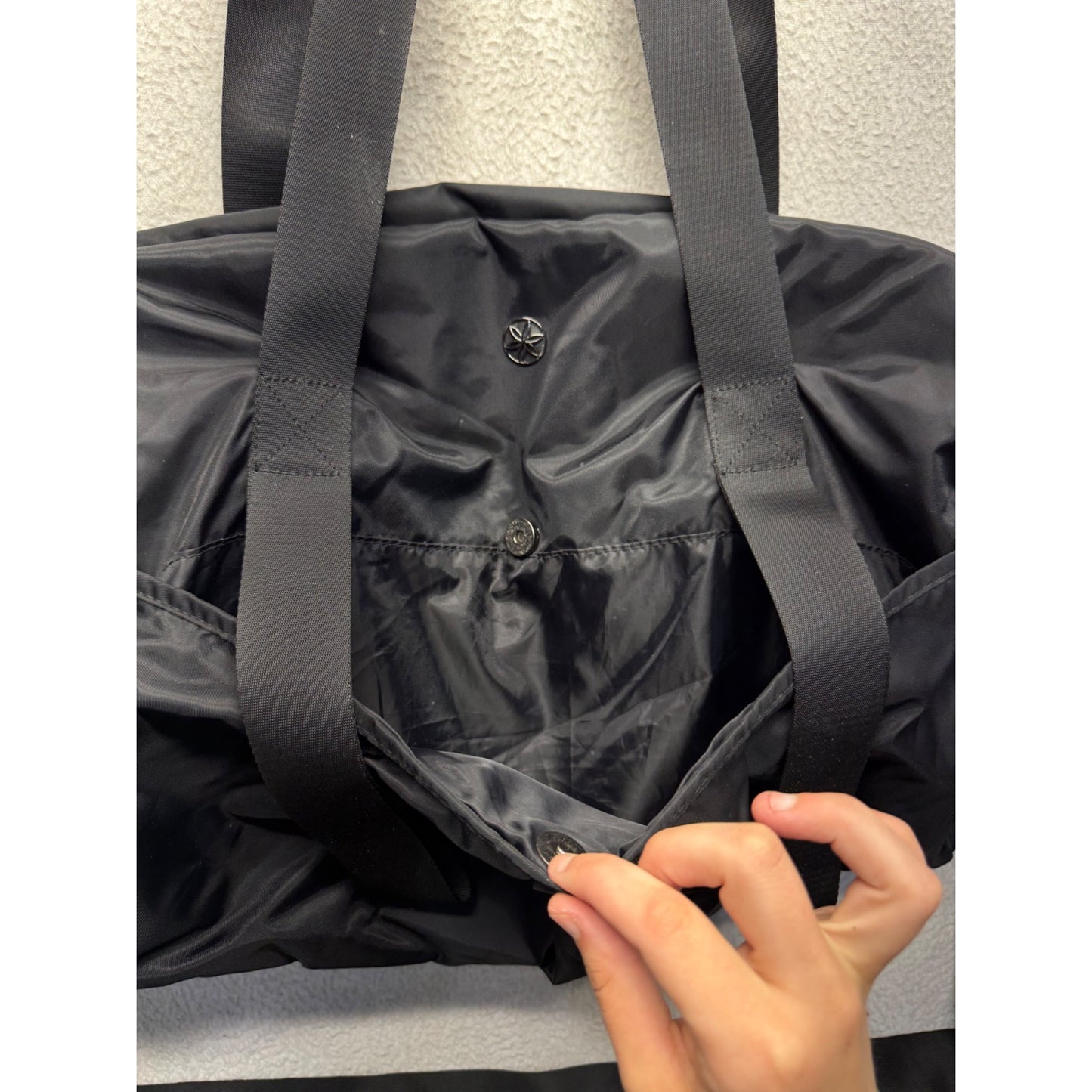 Black Nylon Gym/Travel Tote Bag With Adjustable Crossbody Strap & Handles 102B