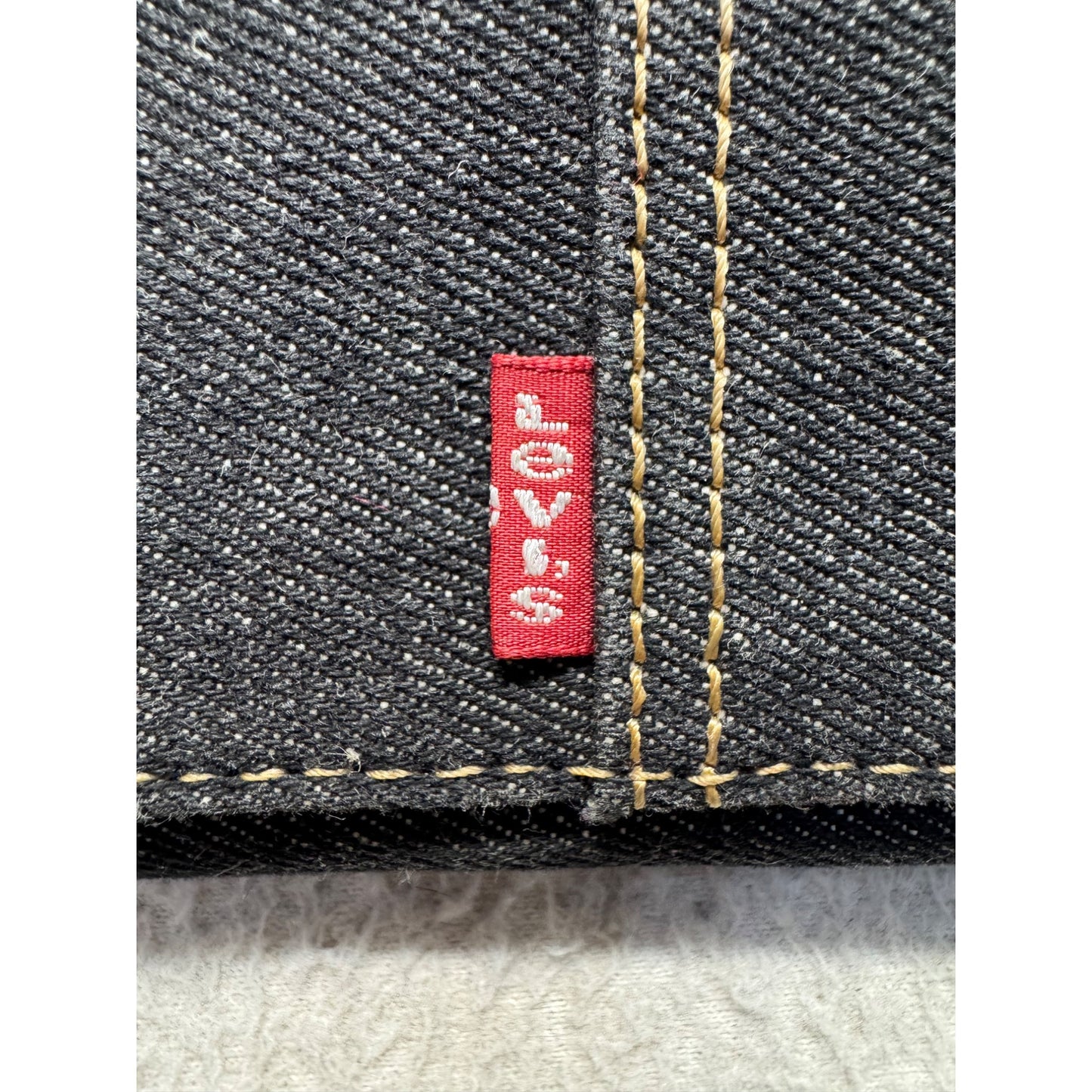 Levis Denim Trifold Wallet With Keychain Clip & ID Window #41B