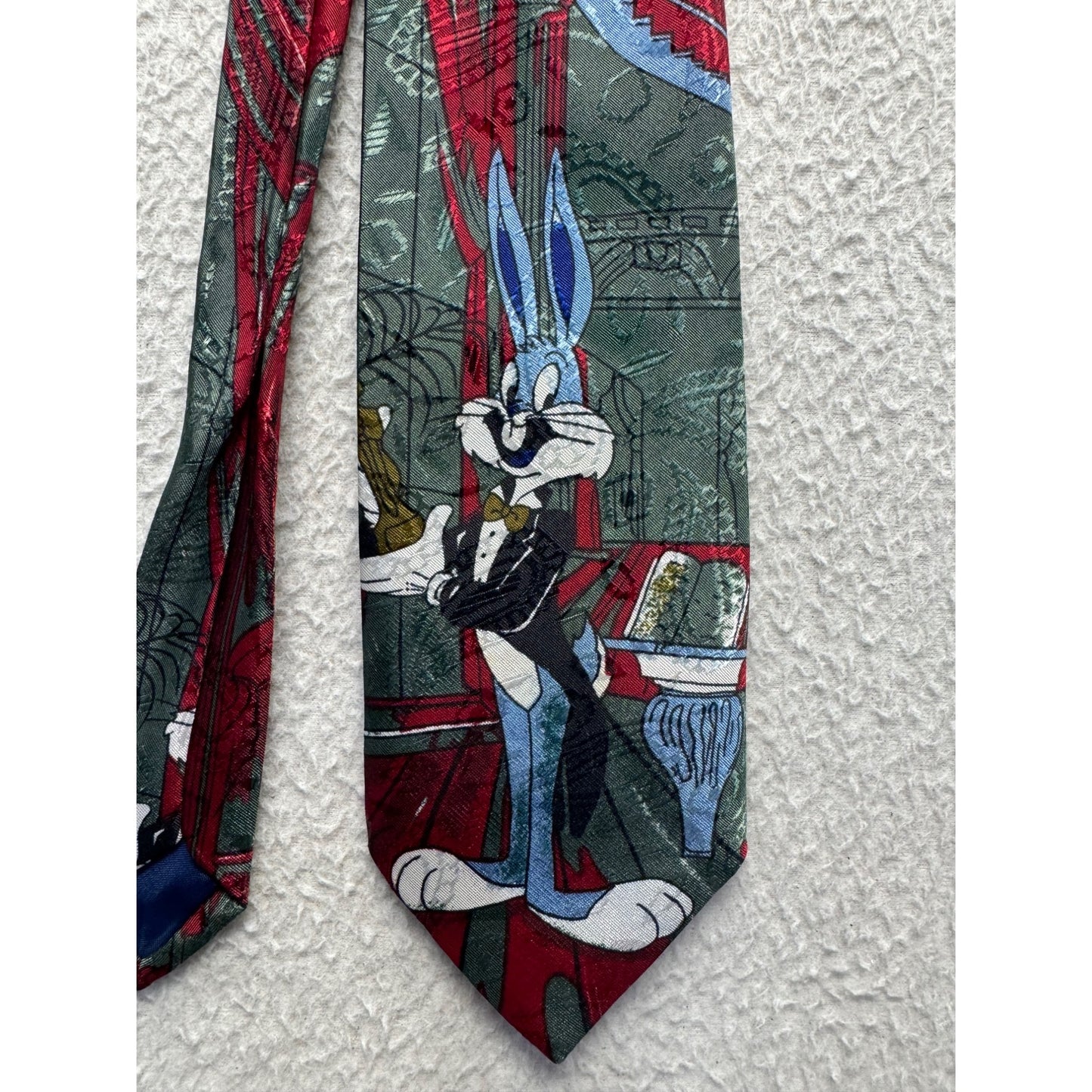 Looney Tunes Bugs Bunny Red & Green Silk Neck Tie With Patterned Design #9958