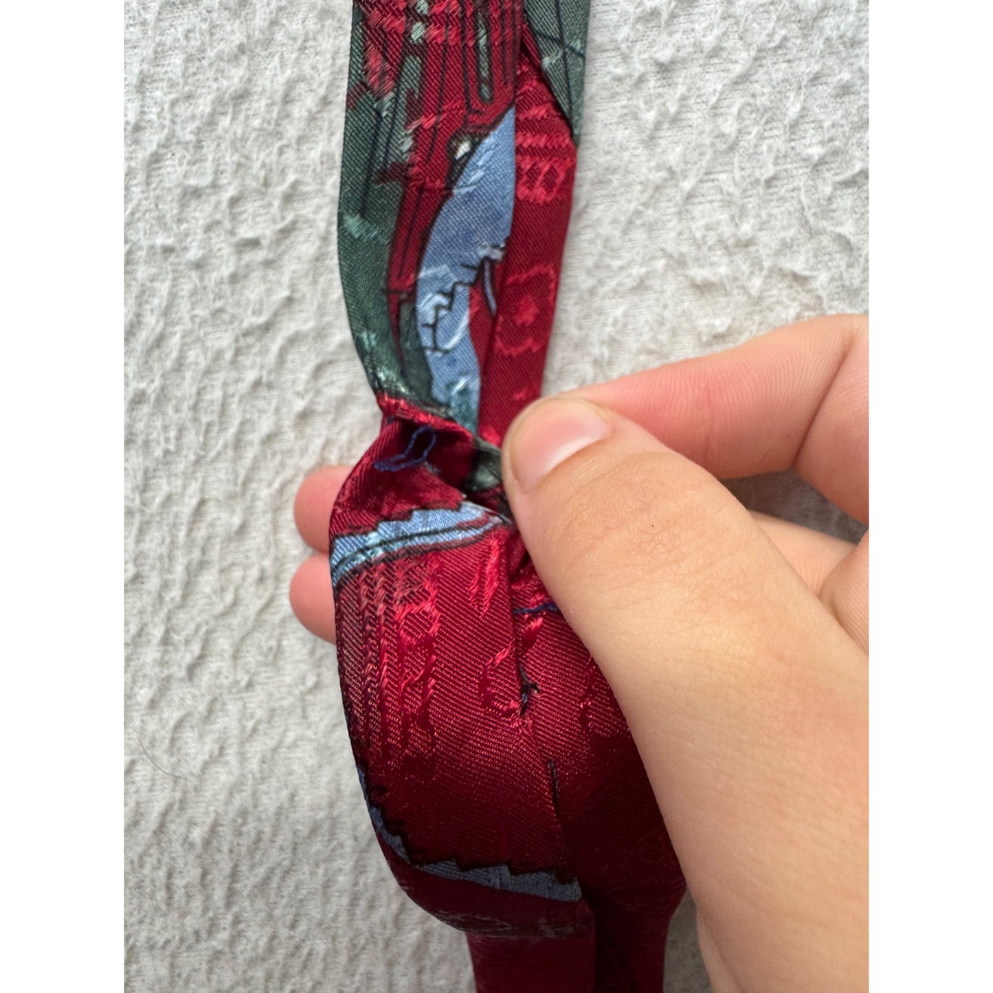 Looney Tunes Bugs Bunny Red & Green Silk Neck Tie With Patterned Design #9958