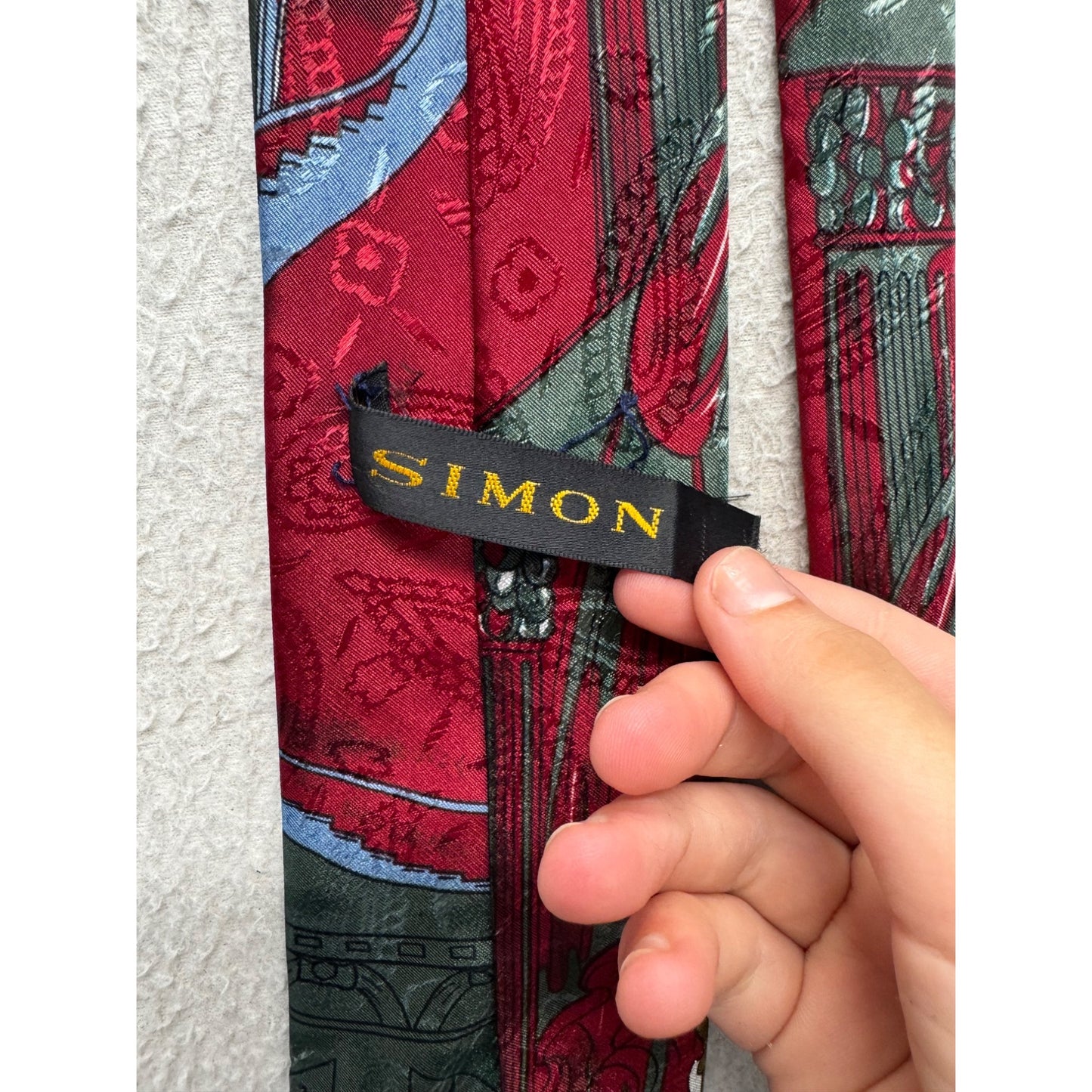 Looney Tunes Bugs Bunny Red & Green Silk Neck Tie With Patterned Design #9958