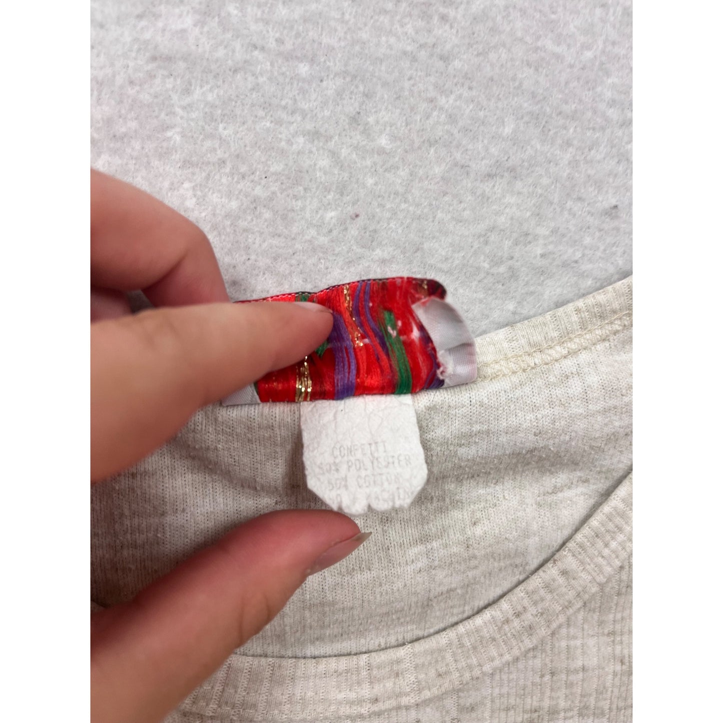 Confetti Beige Graphic T-Shirt Size L #686A