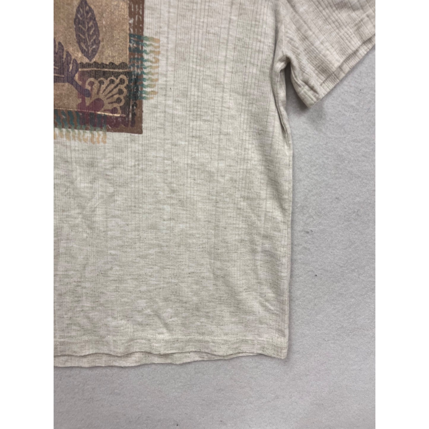Confetti Beige Graphic T-Shirt Size L #686A