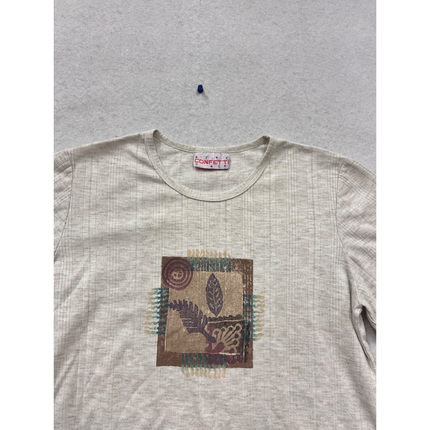 Confetti Beige Graphic T-Shirt Size L #686A
