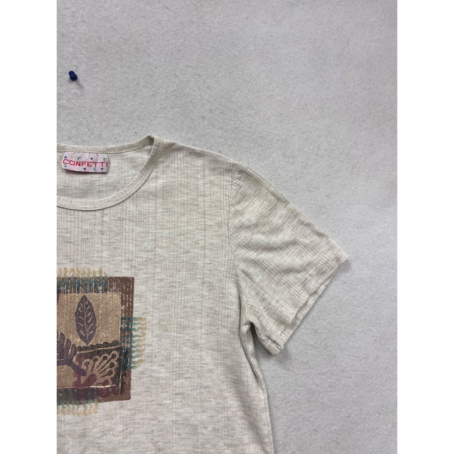 Confetti Beige Graphic T-Shirt Size L #686A