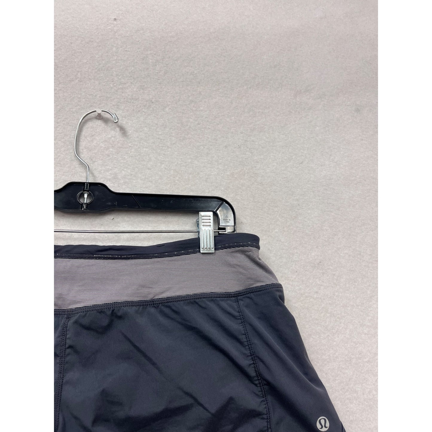 Lululemon Athletic Shorts Size 8 Gray & Black #334A