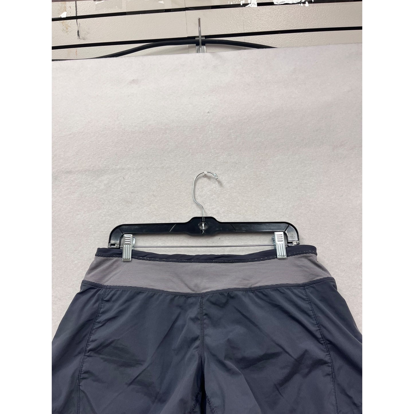 Lululemon Athletic Shorts Size 8 Gray & Black #334A